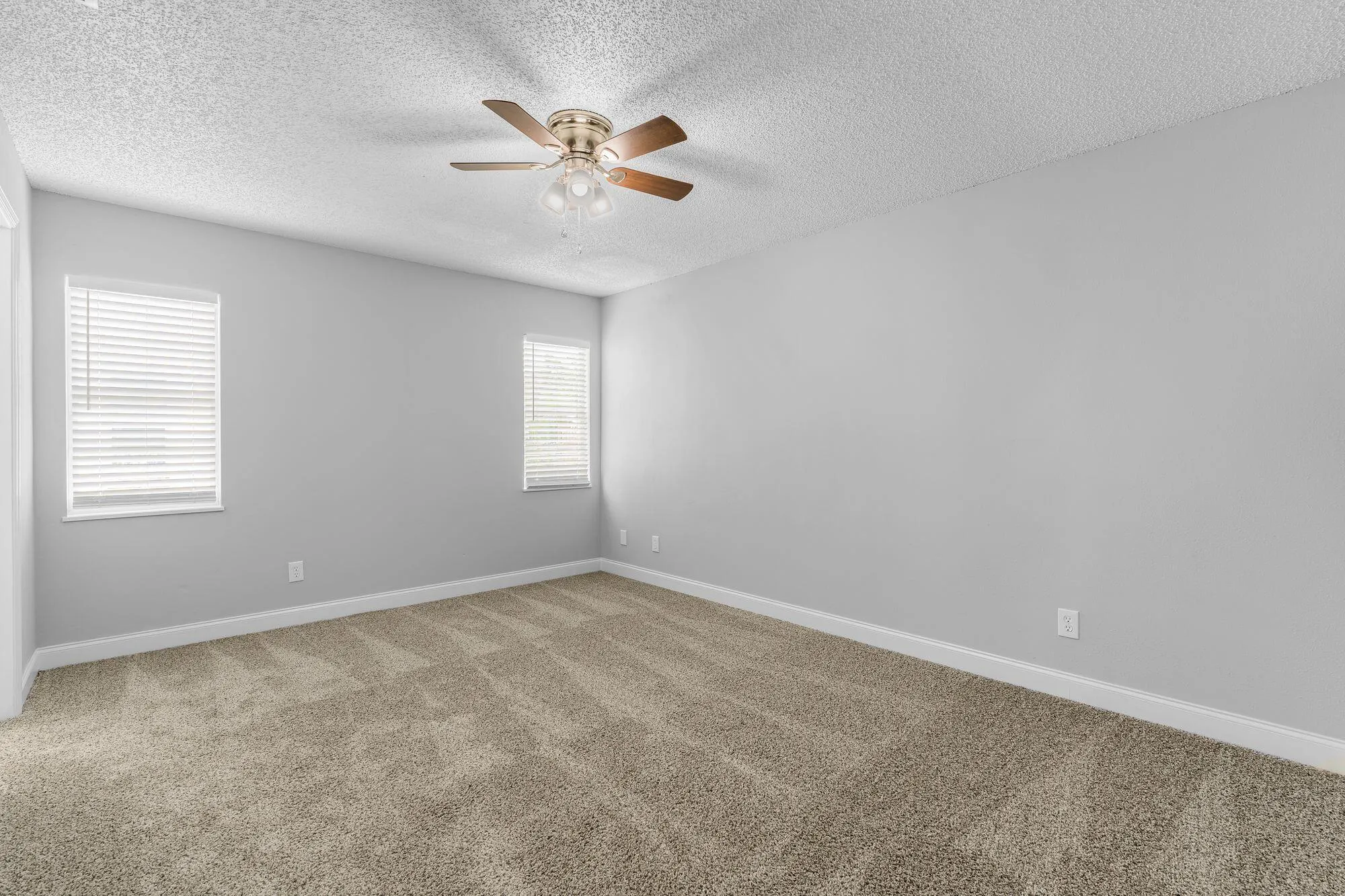 1646 3RD Court SW