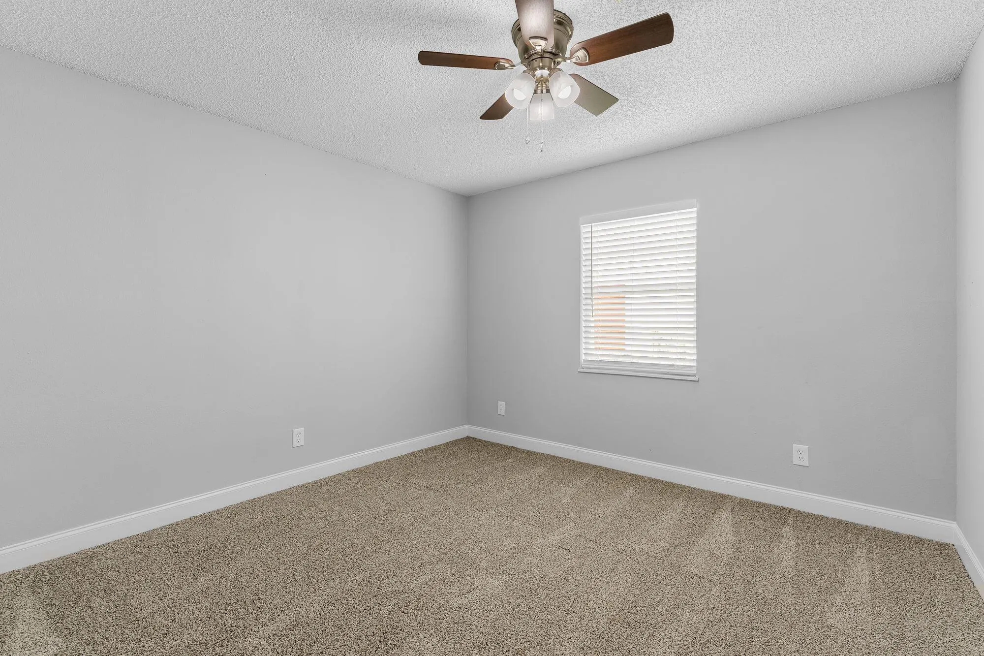 1646 3RD Court SW