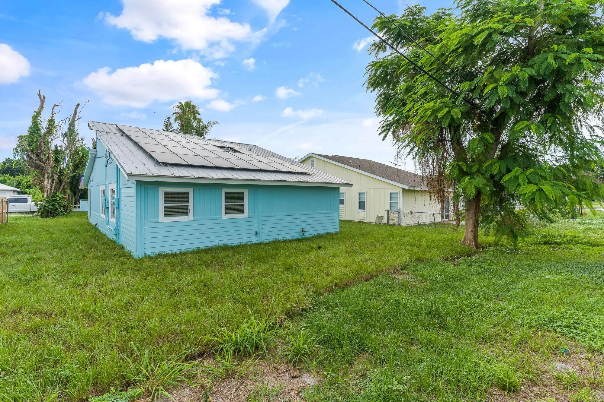 1646 3RD Court SW