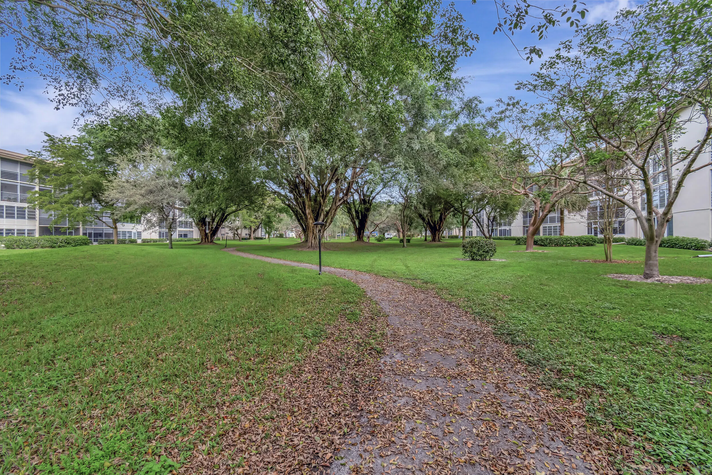 2403 ANTIGUA Circle #D2