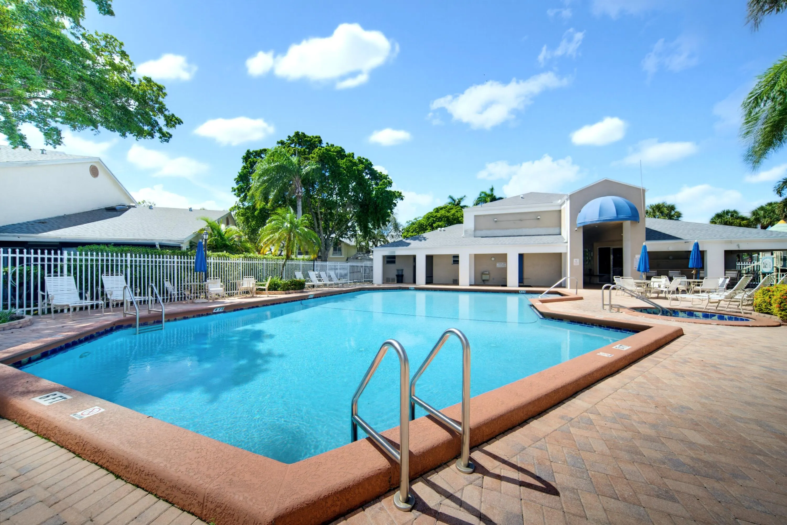 2276 DISCOVERY Circle W #2276