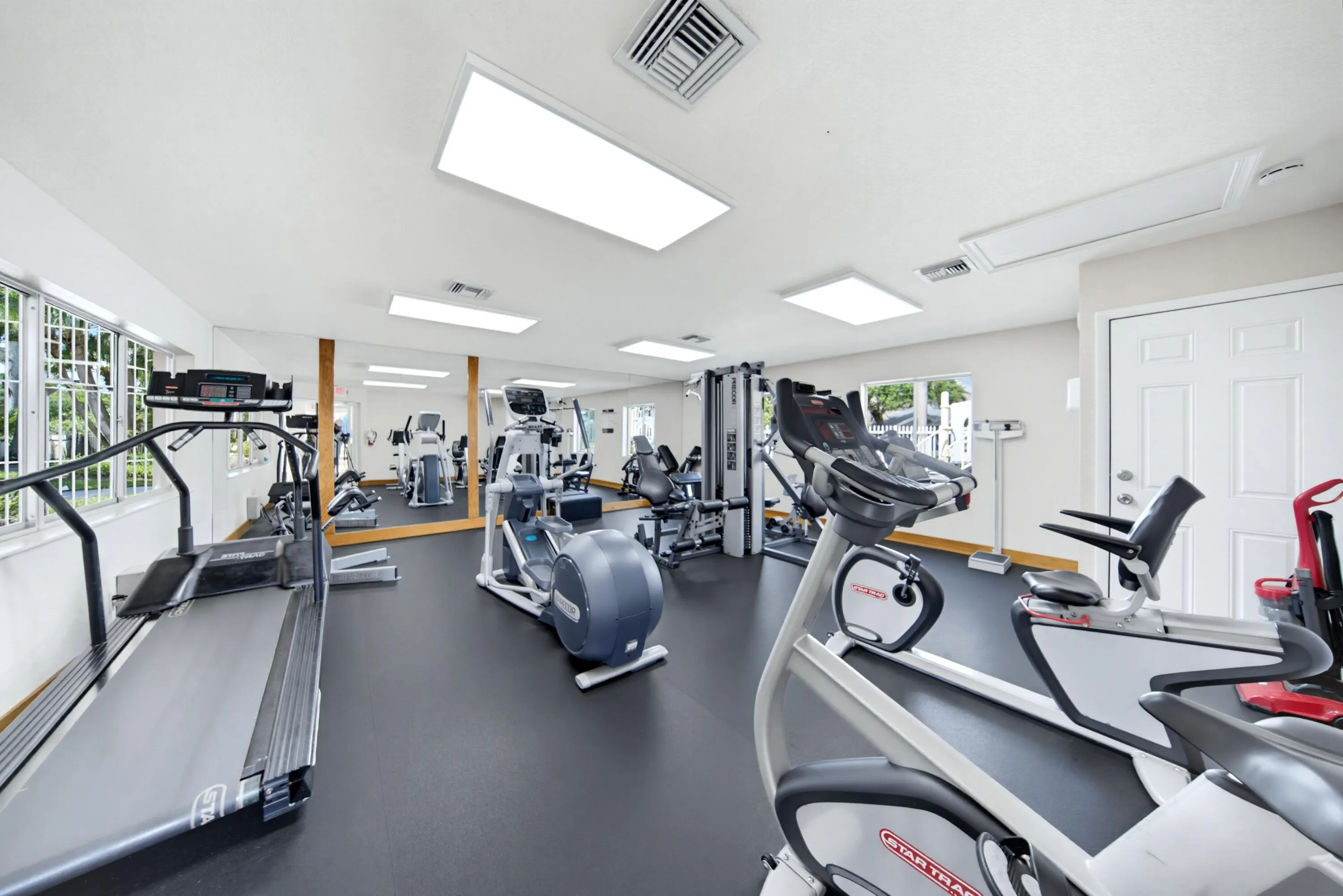 2276 DISCOVERY Circle W #2276