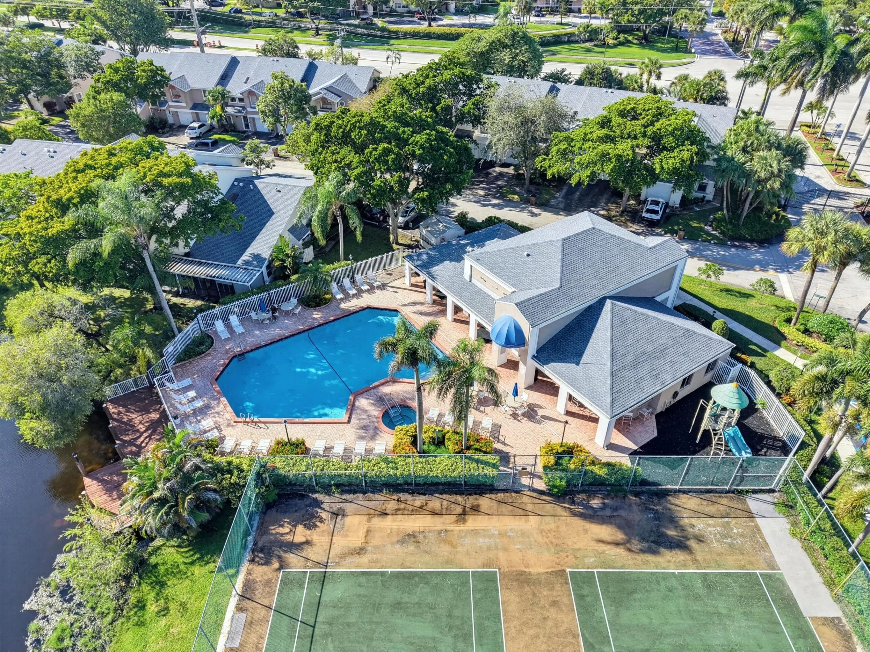 2276 DISCOVERY Circle W #2276