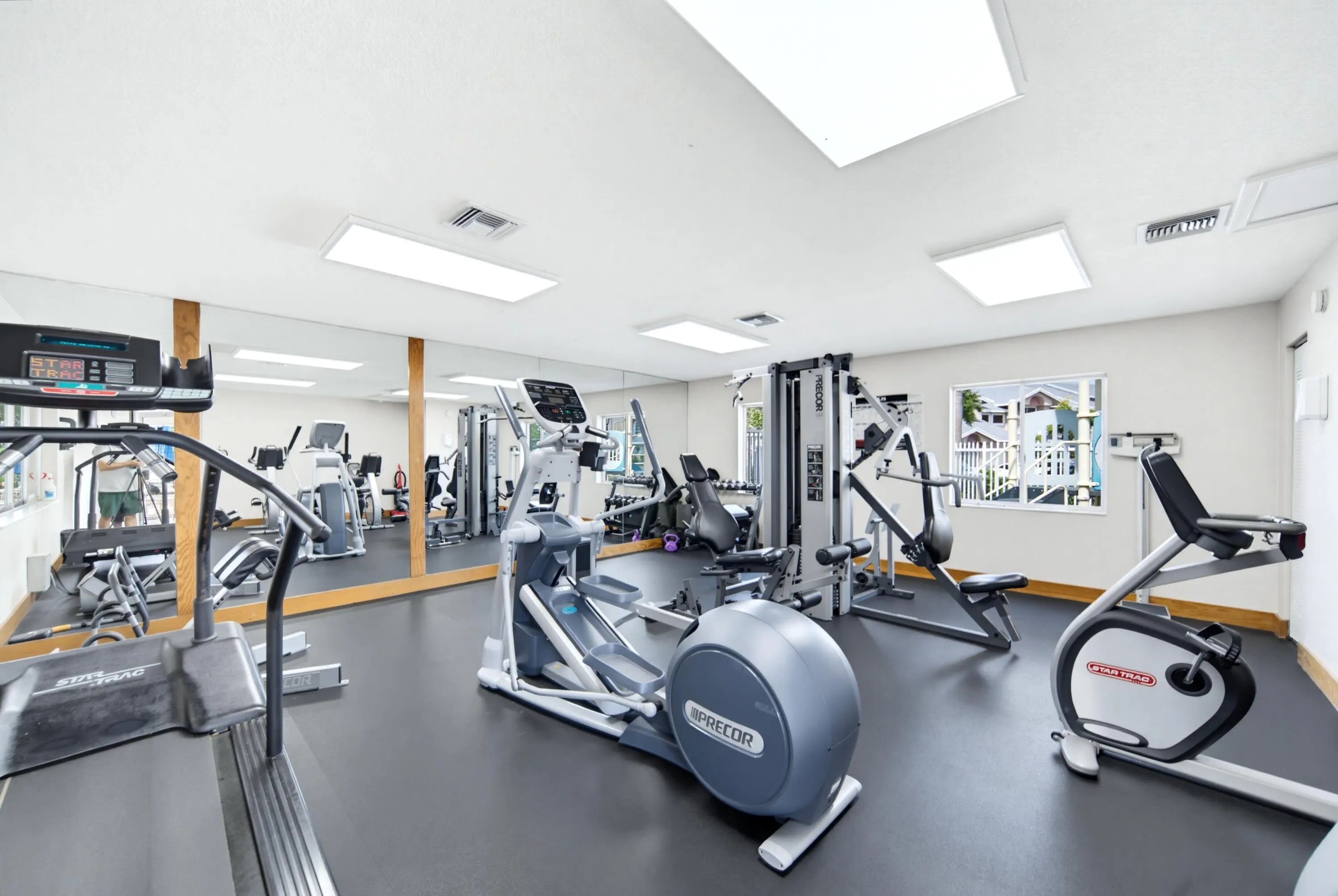2276 DISCOVERY Circle W #2276