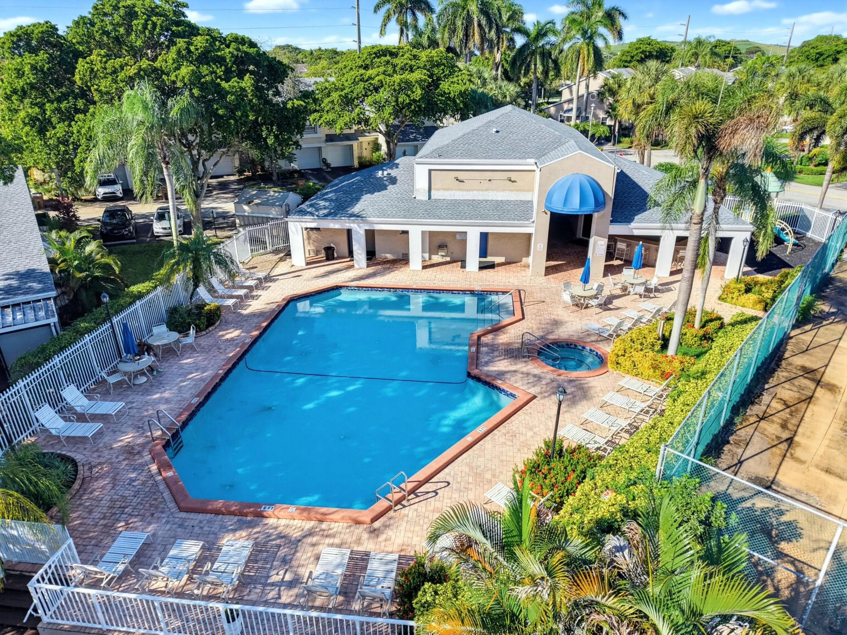 2276 DISCOVERY Circle W #2276