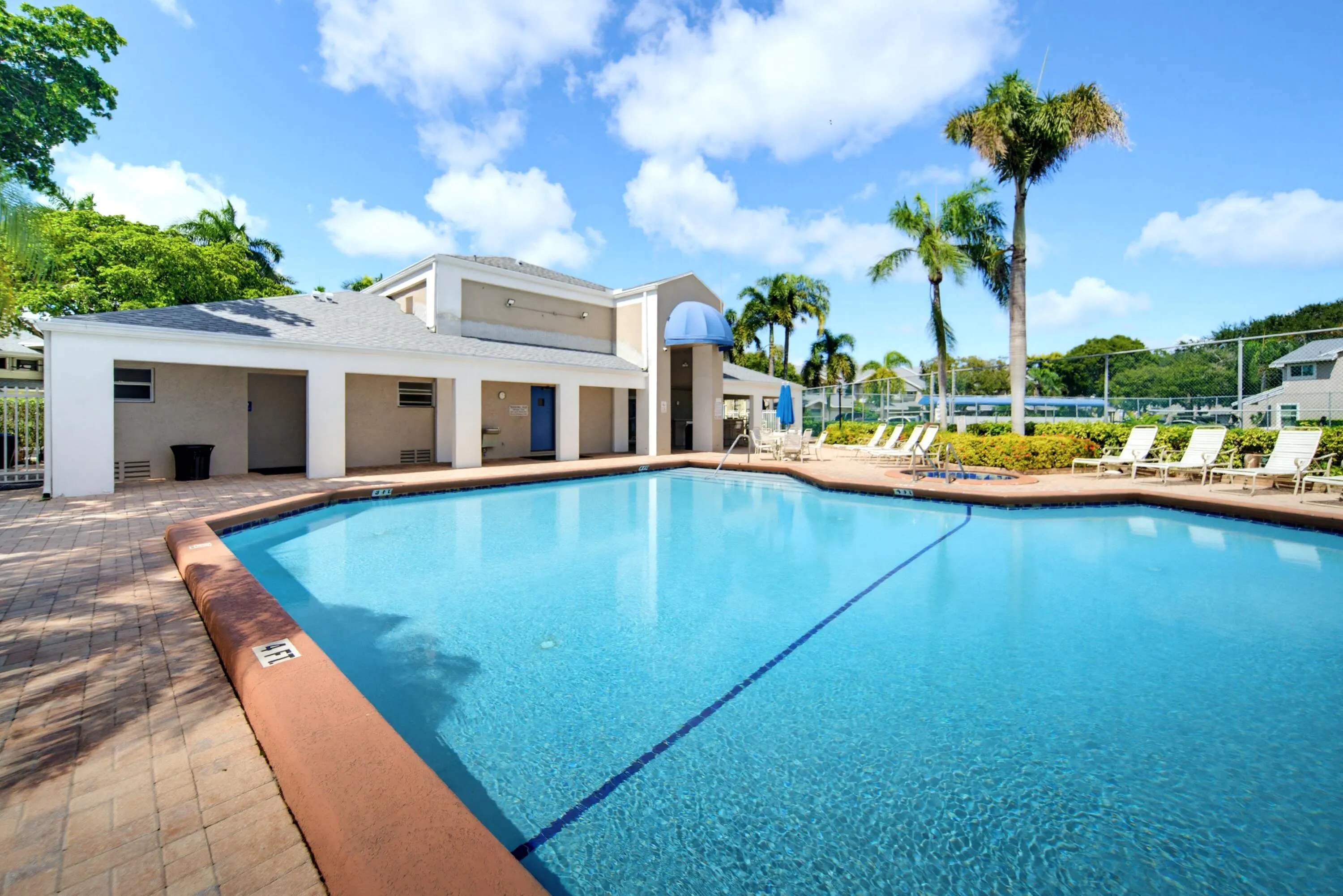 2276 DISCOVERY Circle W #2276
