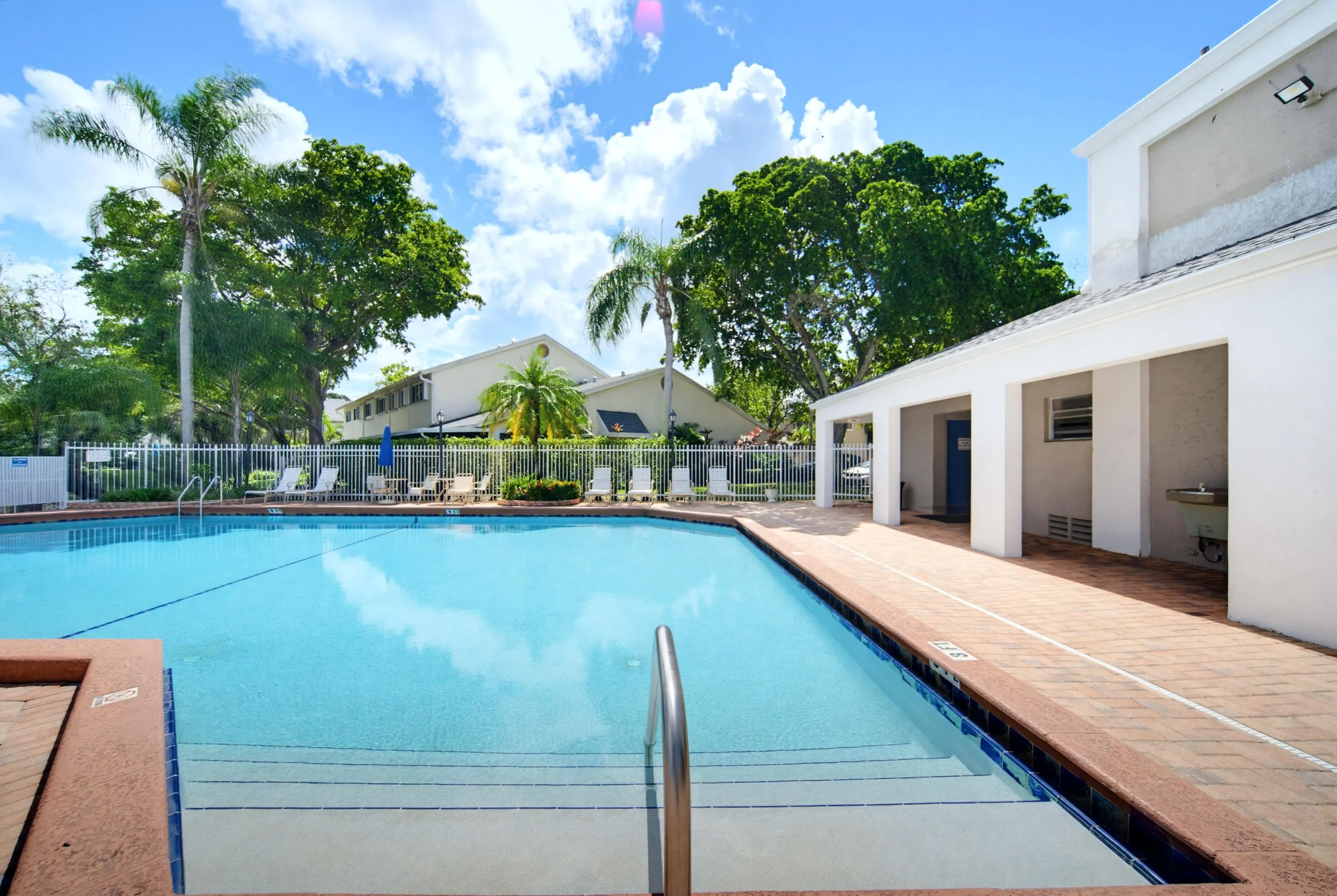 2276 DISCOVERY Circle W #2276