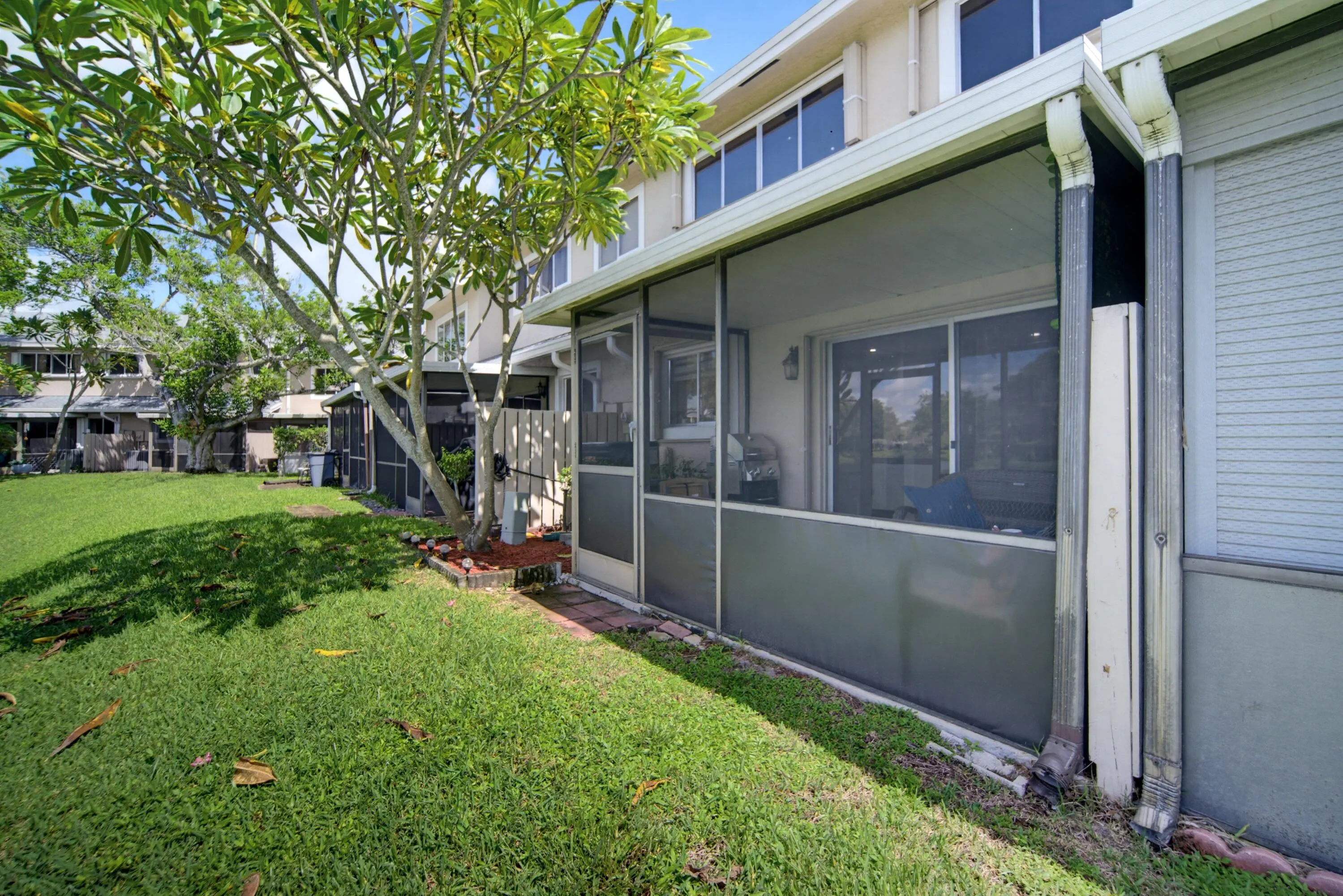 2276 DISCOVERY Circle W #2276