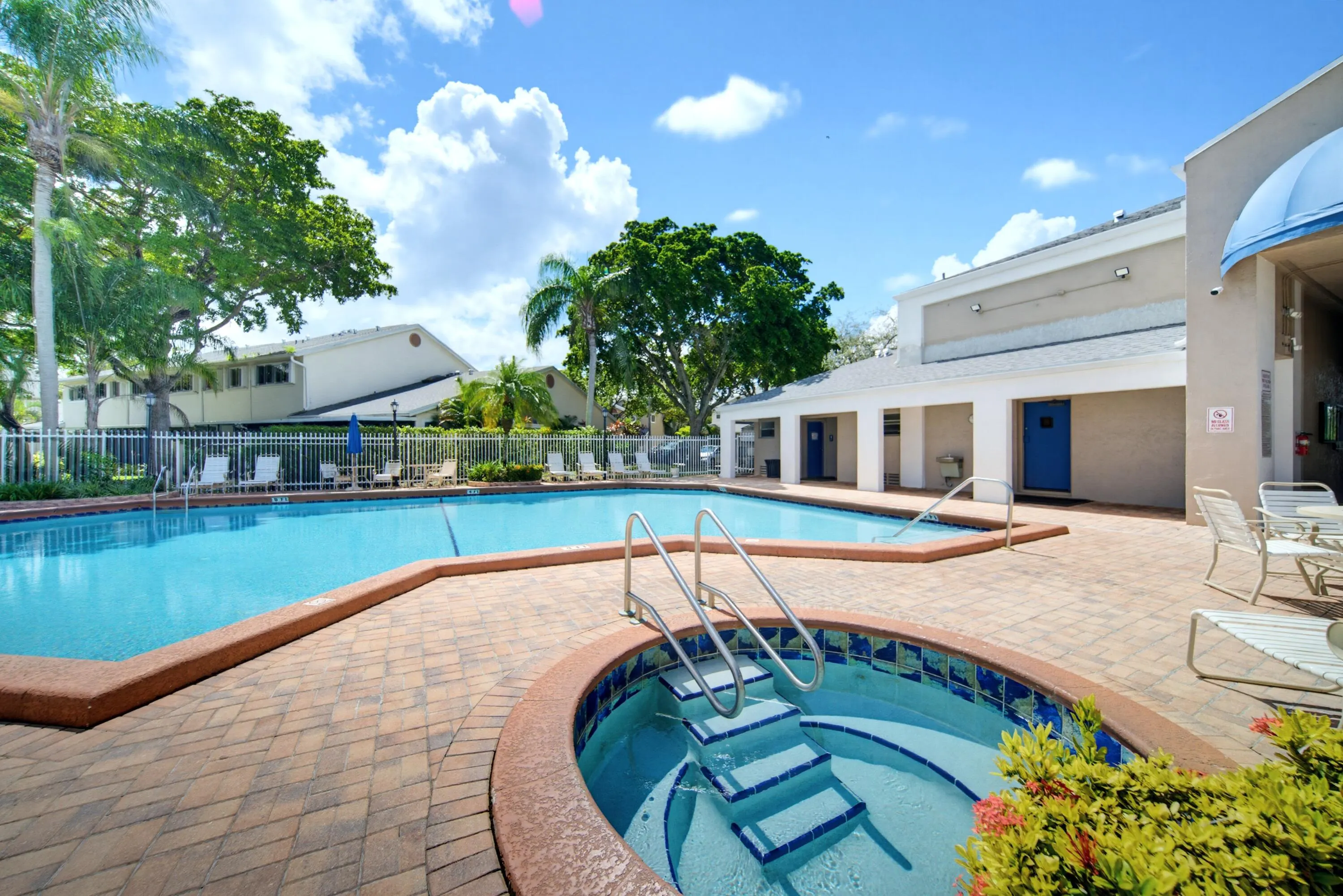 2276 DISCOVERY Circle W #2276