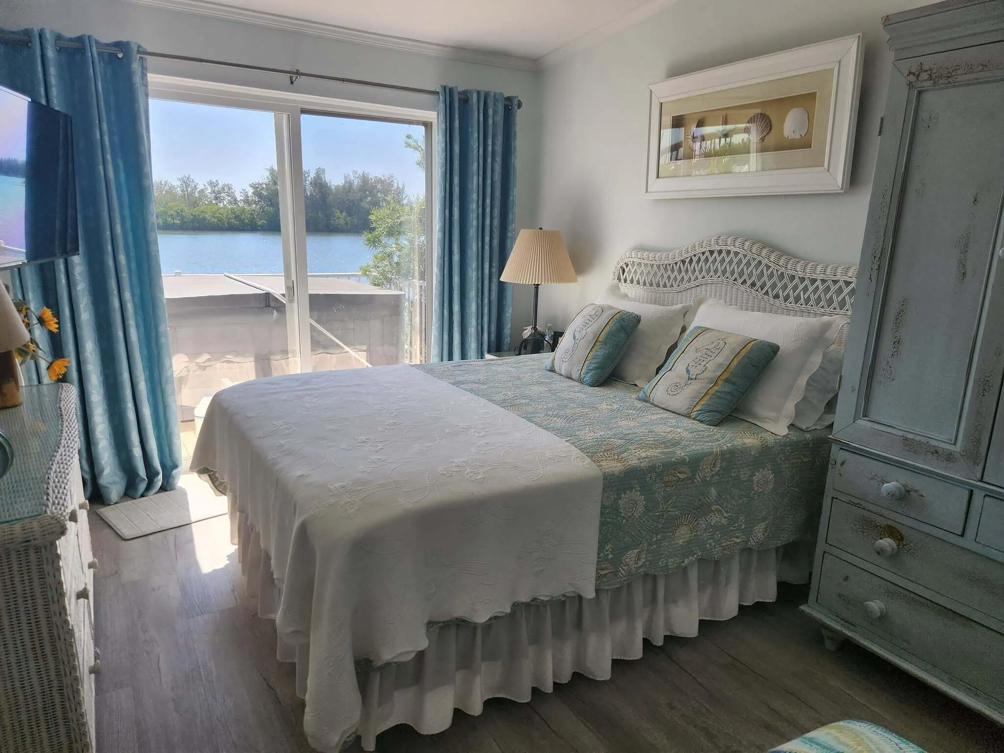 113 E Harbor Drive
