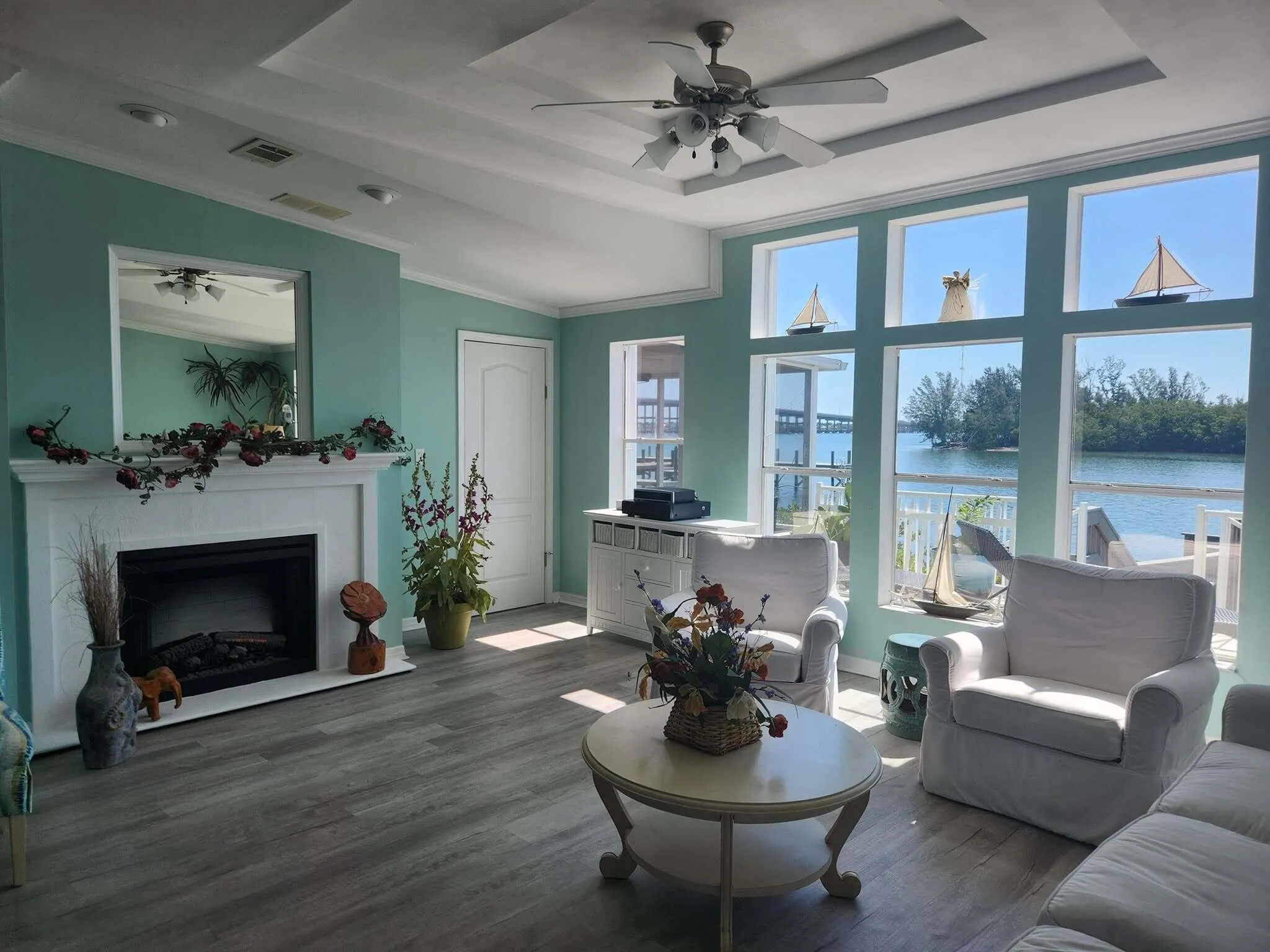 113 E Harbor Drive
