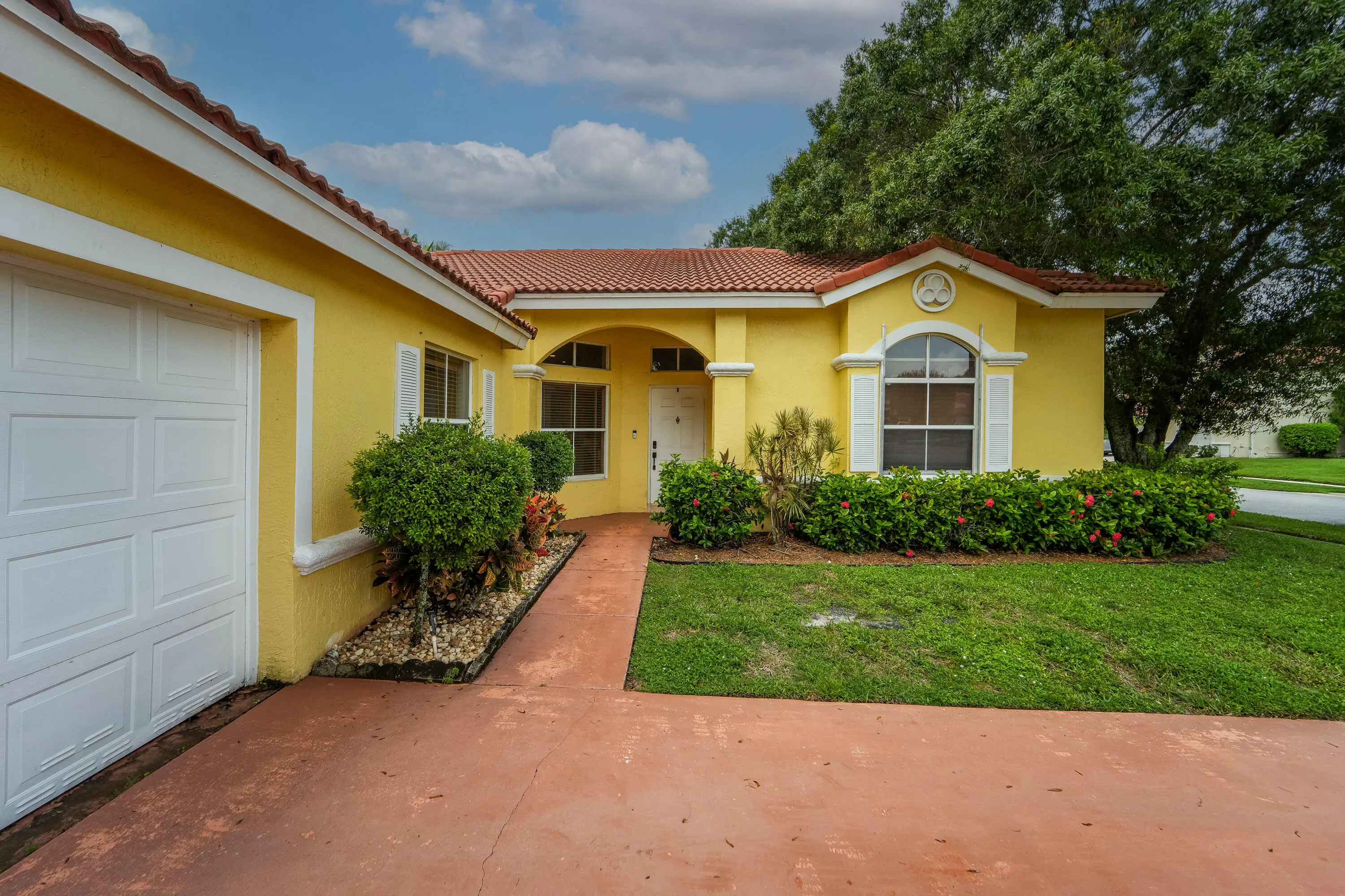 6801 Las Colinas Lane