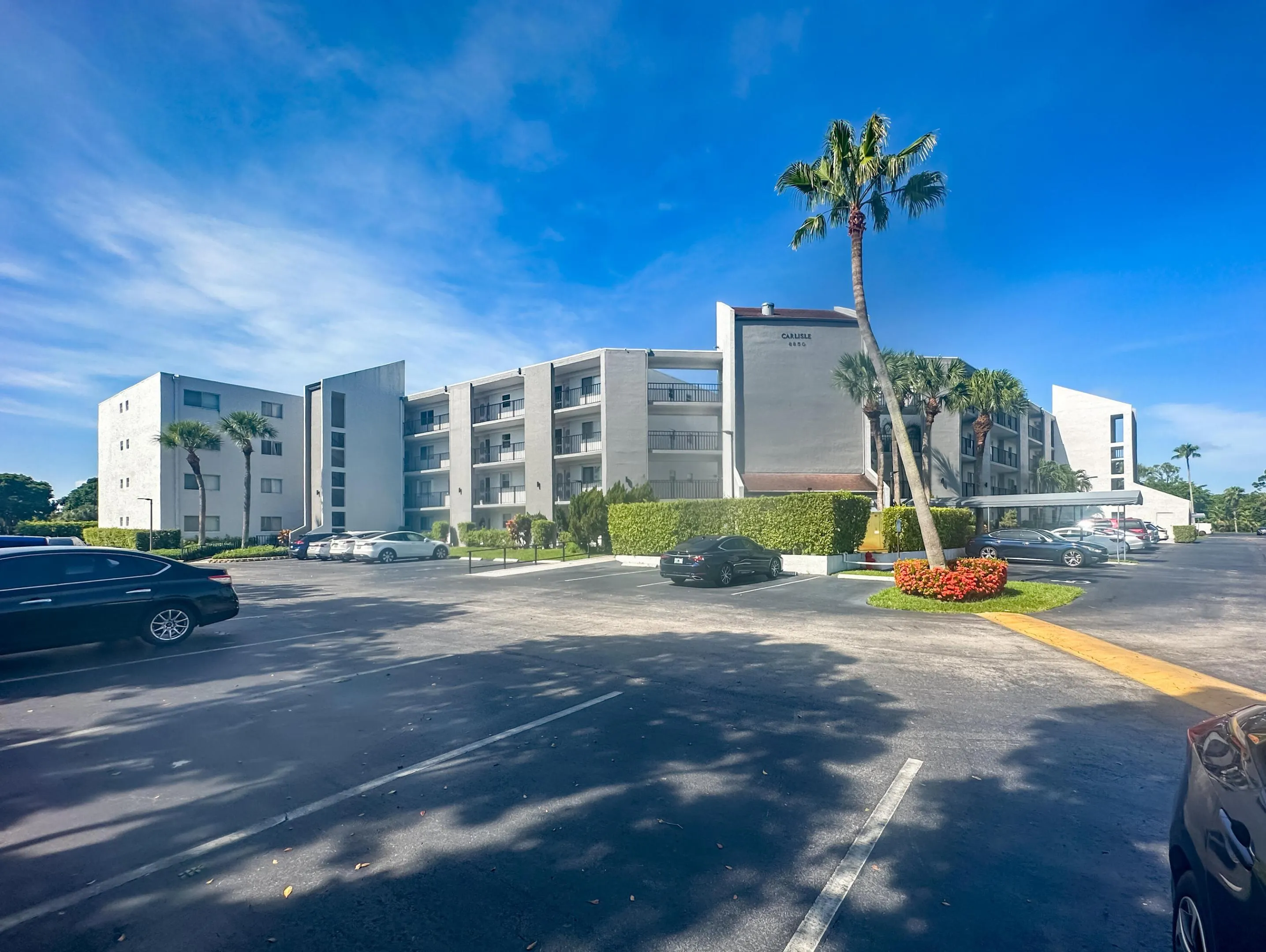 6850 10TH Avenue N #206