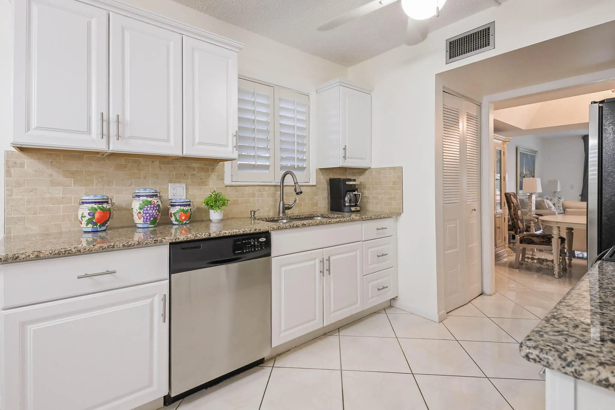 6850 10TH Avenue N #206