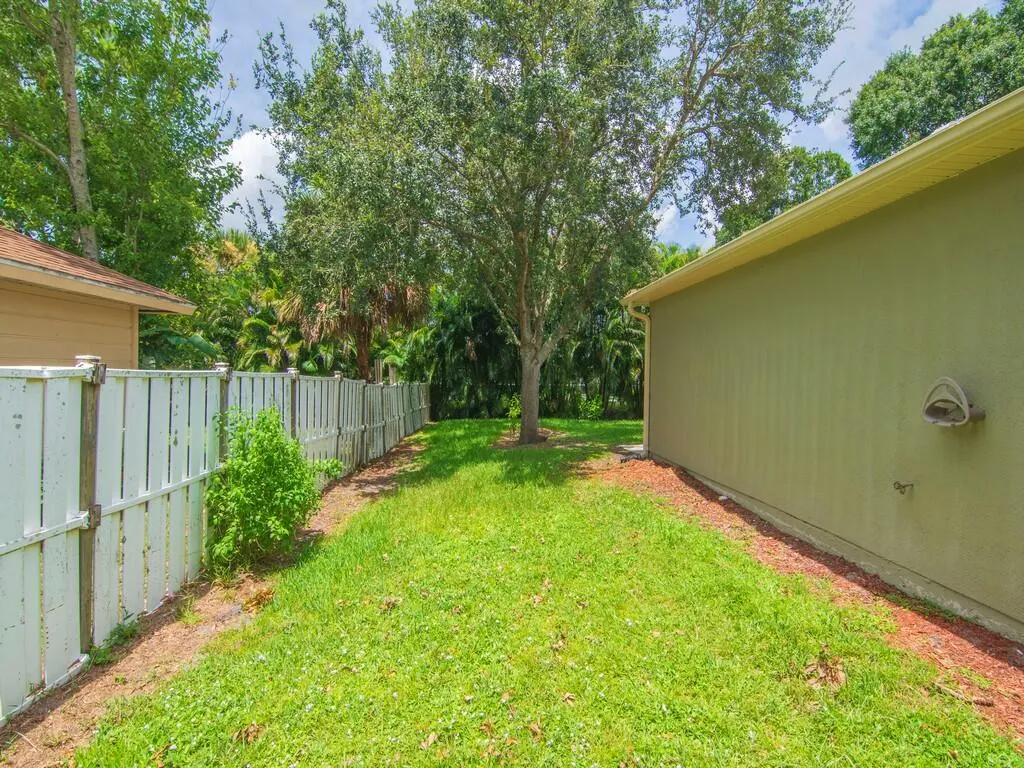 557 BROWNING Terrace