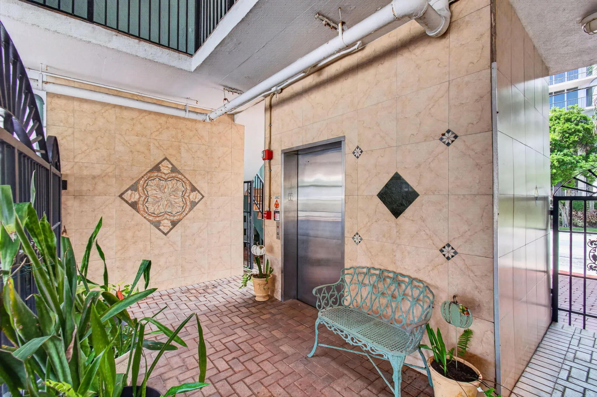 180 SE 20th Avenue #403