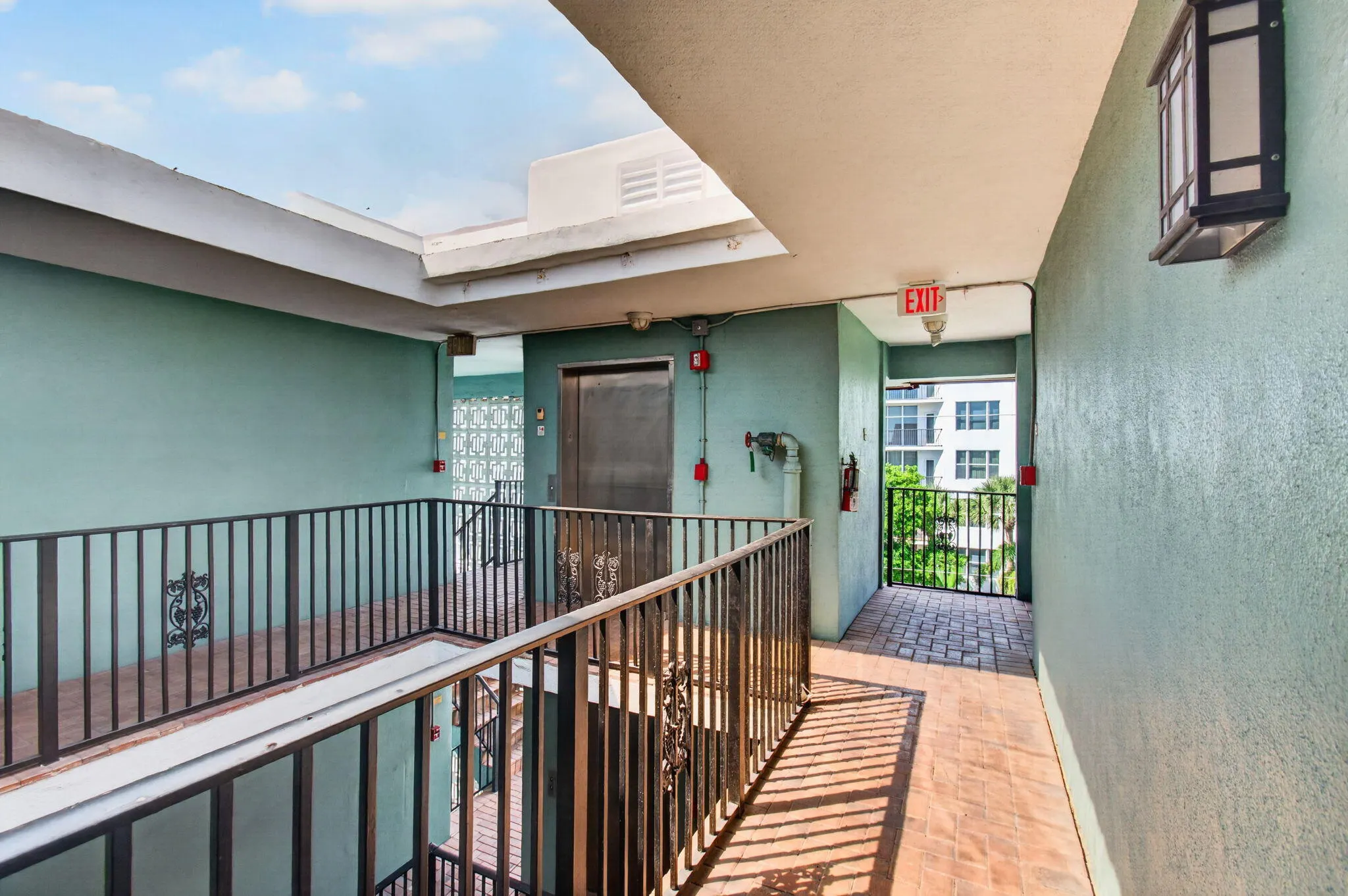 180 SE 20th Avenue #403