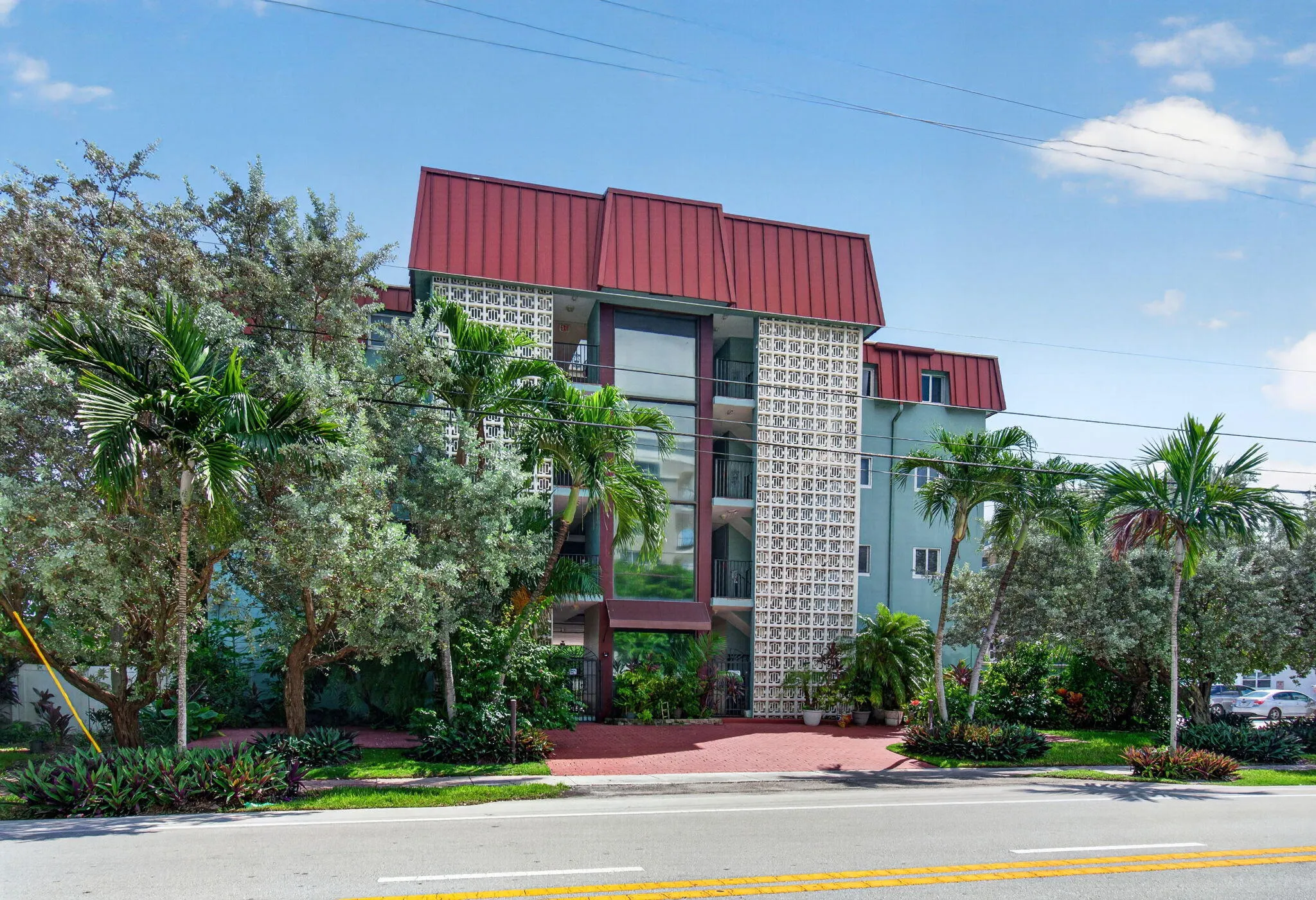 180 SE 20th Avenue #403