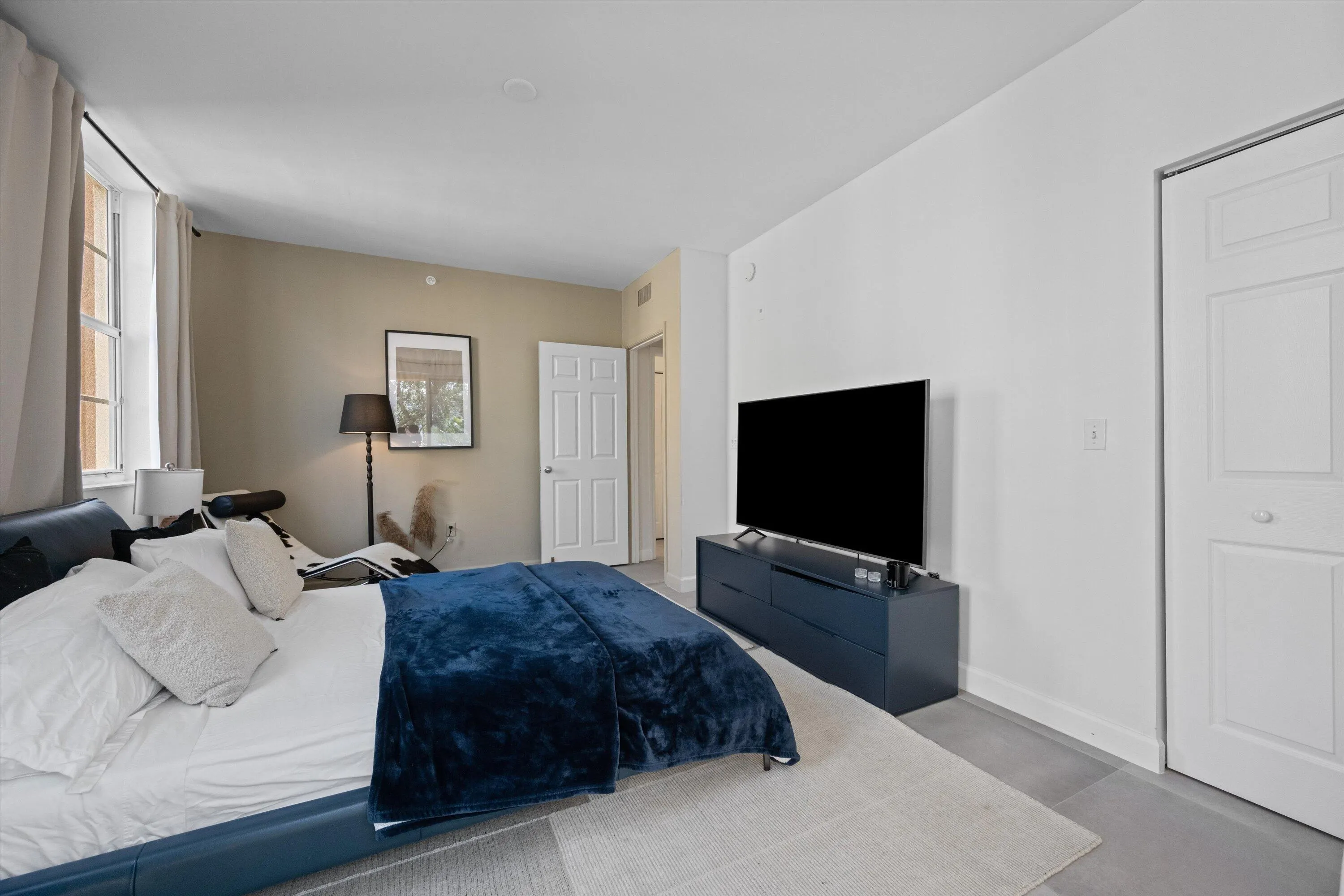 11750 SAINT ANDREWS Place #208