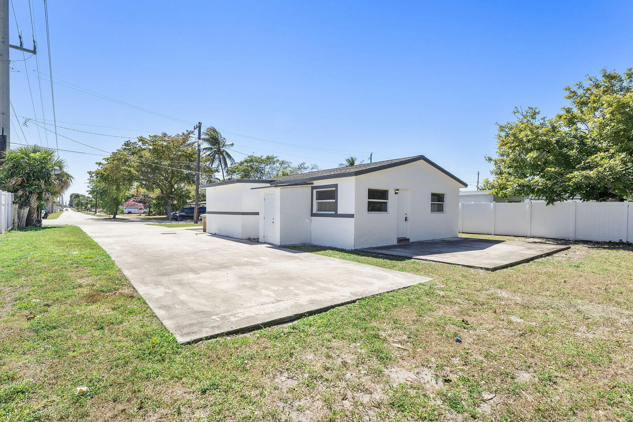105 NW 7th Court