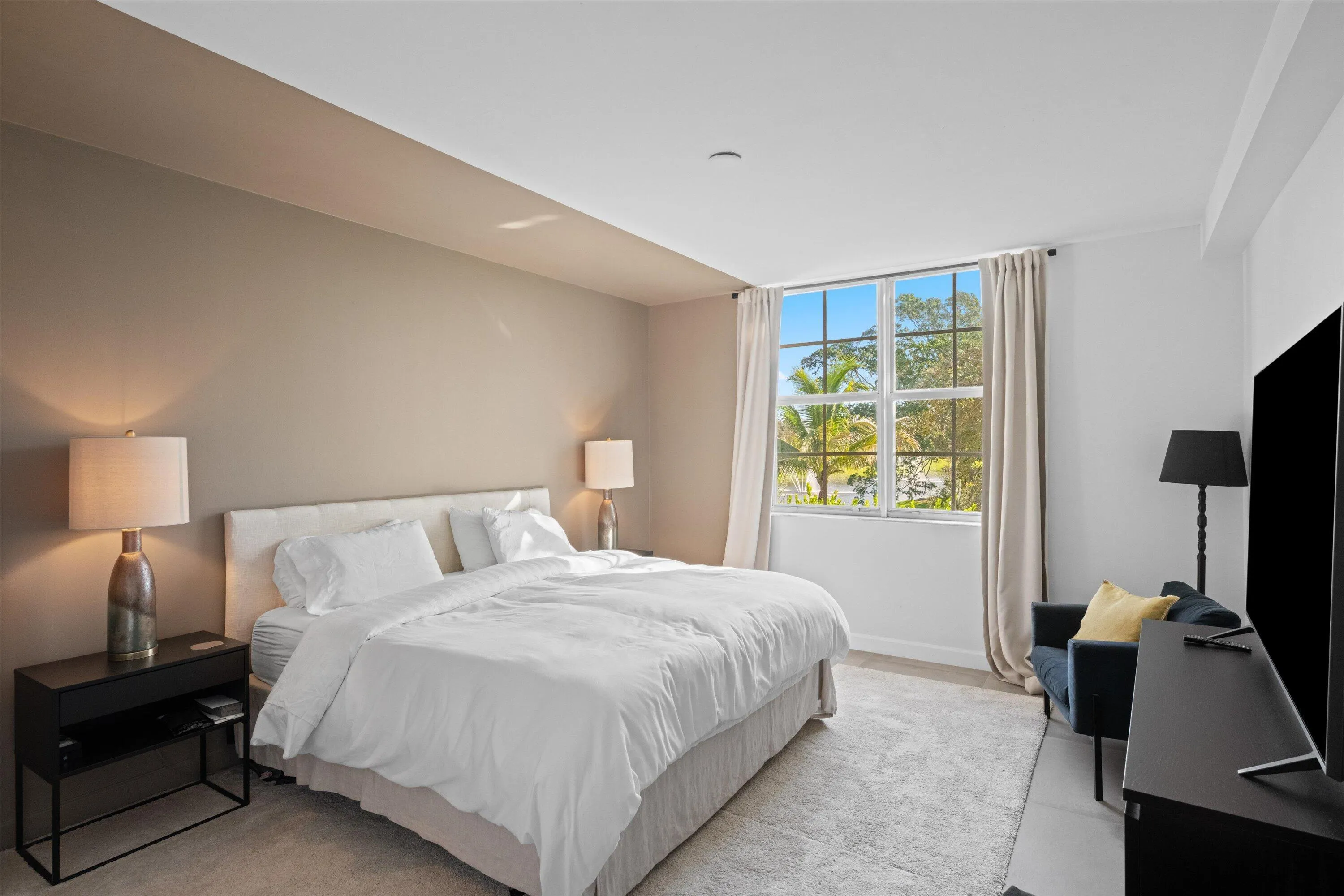11750 SAINT ANDREWS Place #208