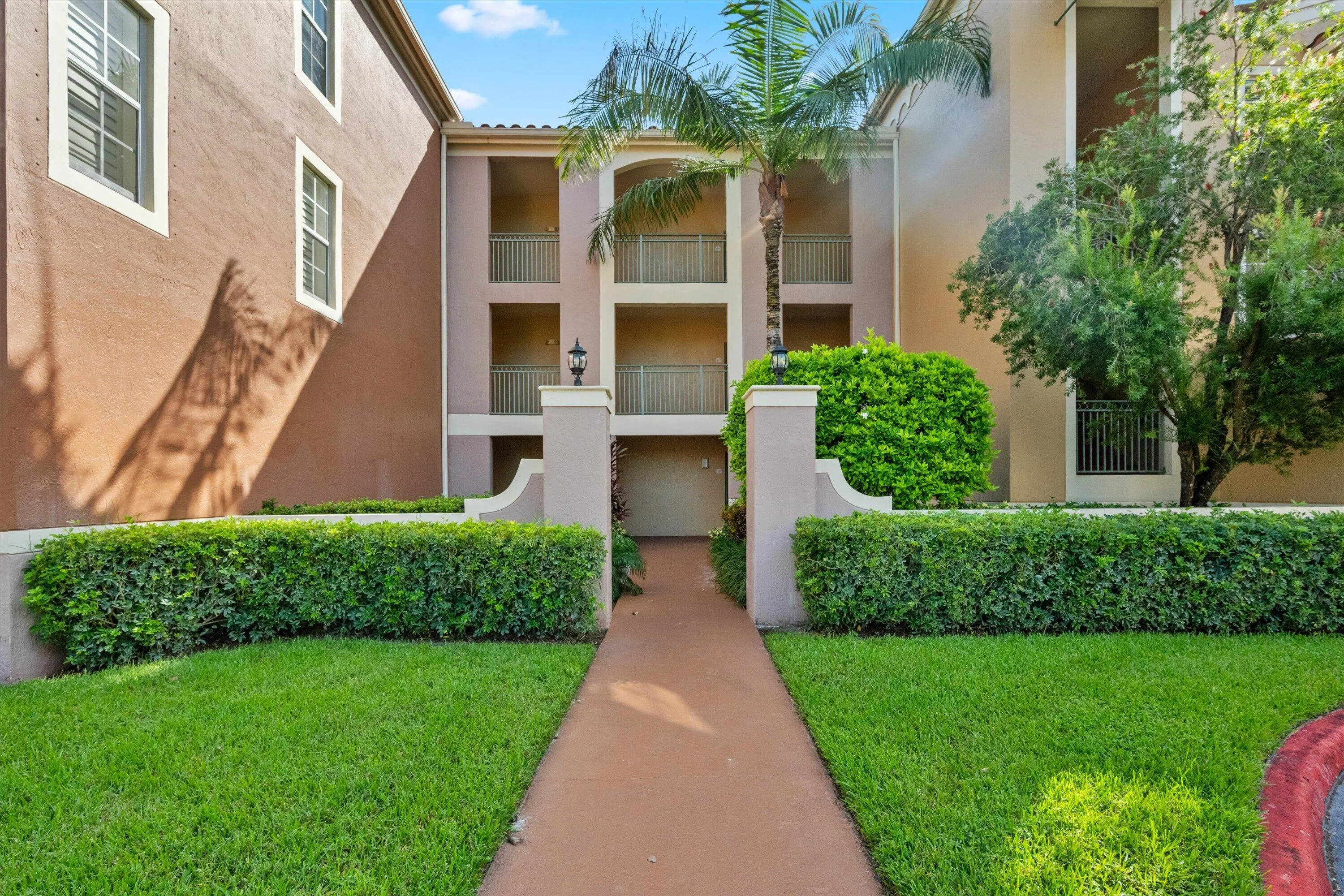 11750 SAINT ANDREWS Place #208
