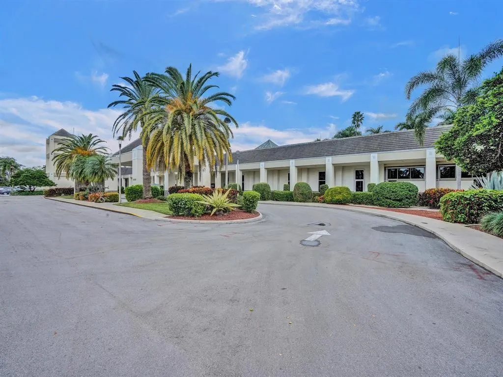 2003 GRANADA Drive #C4