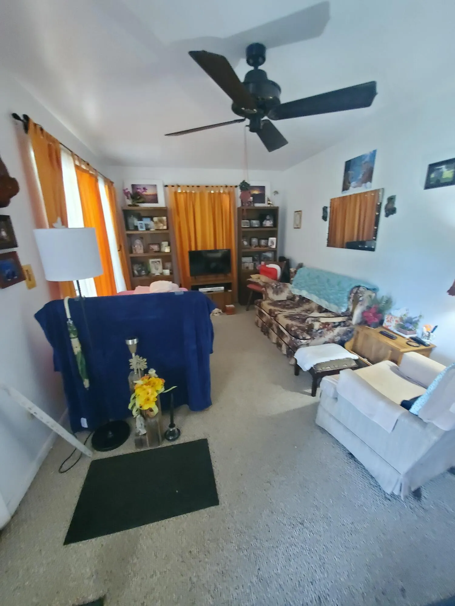 1122 Azalea Avenue