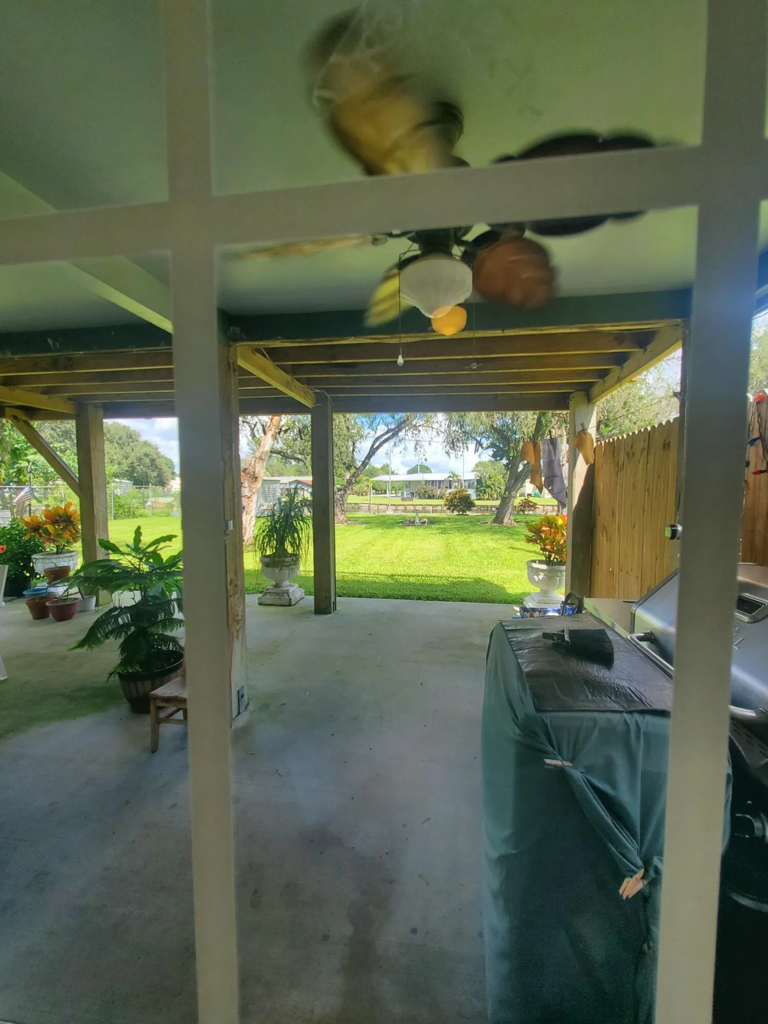 1122 Azalea Avenue