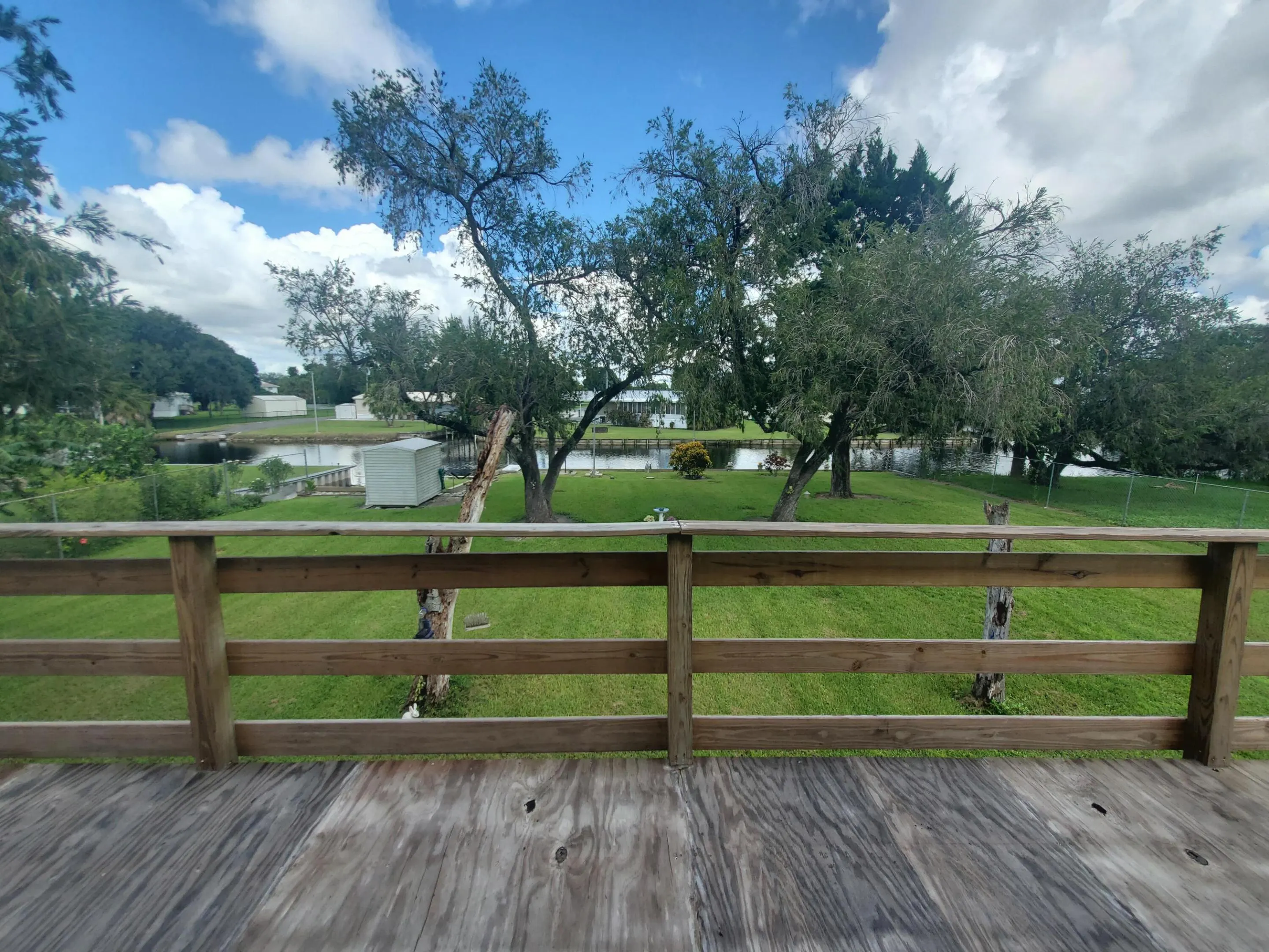 1122 Azalea Avenue