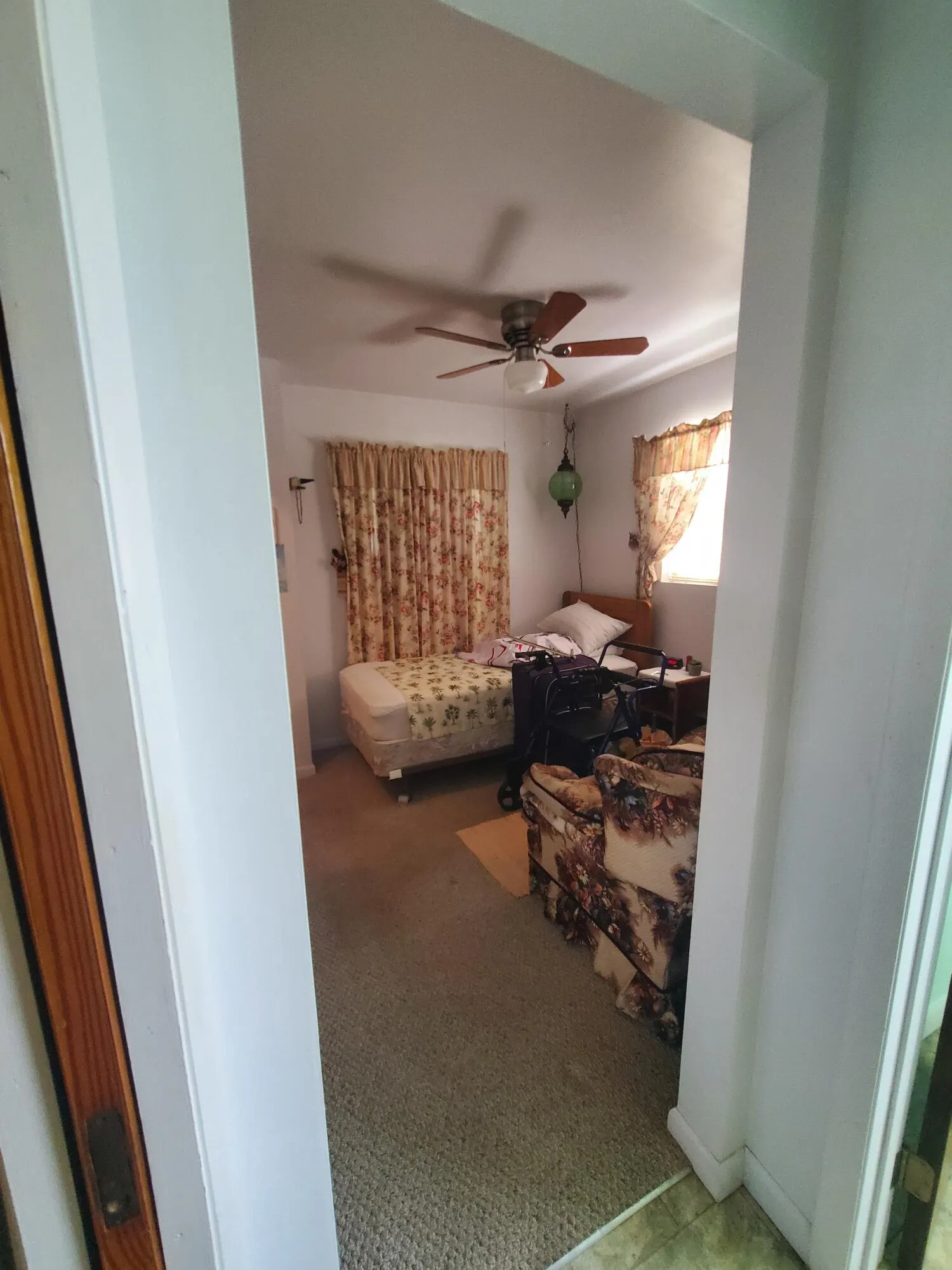 1122 Azalea Avenue