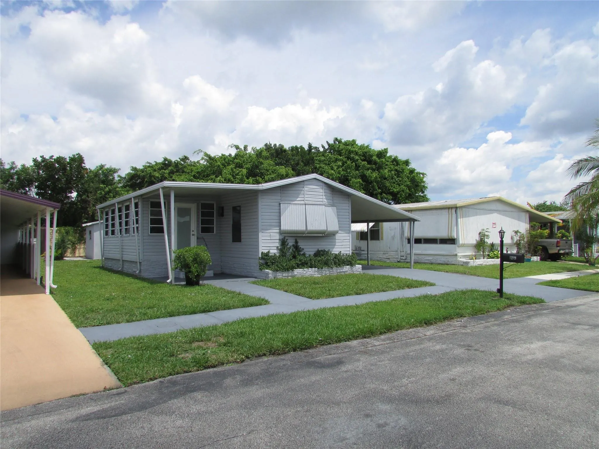 5249 NW 4TH Terrace