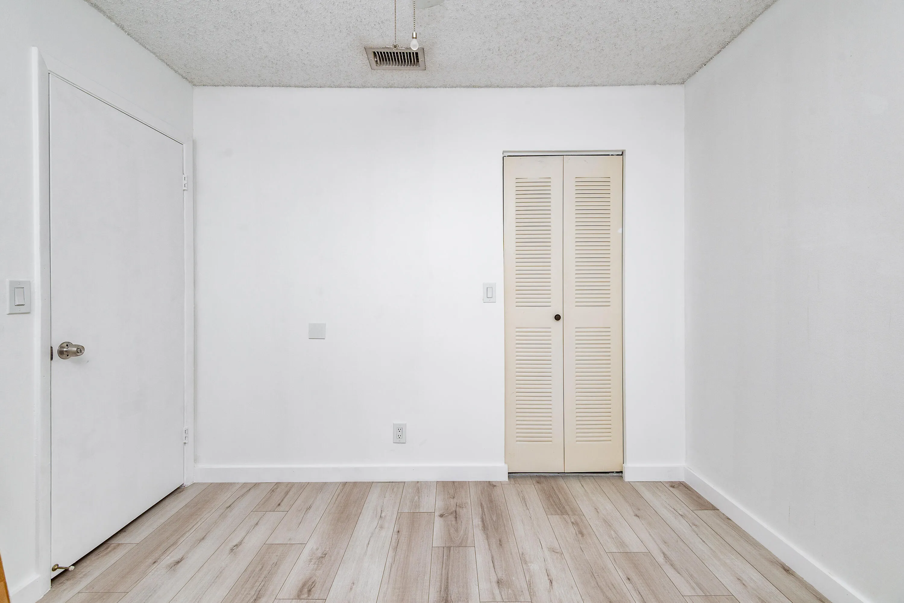 5590 COURTYARD Drive