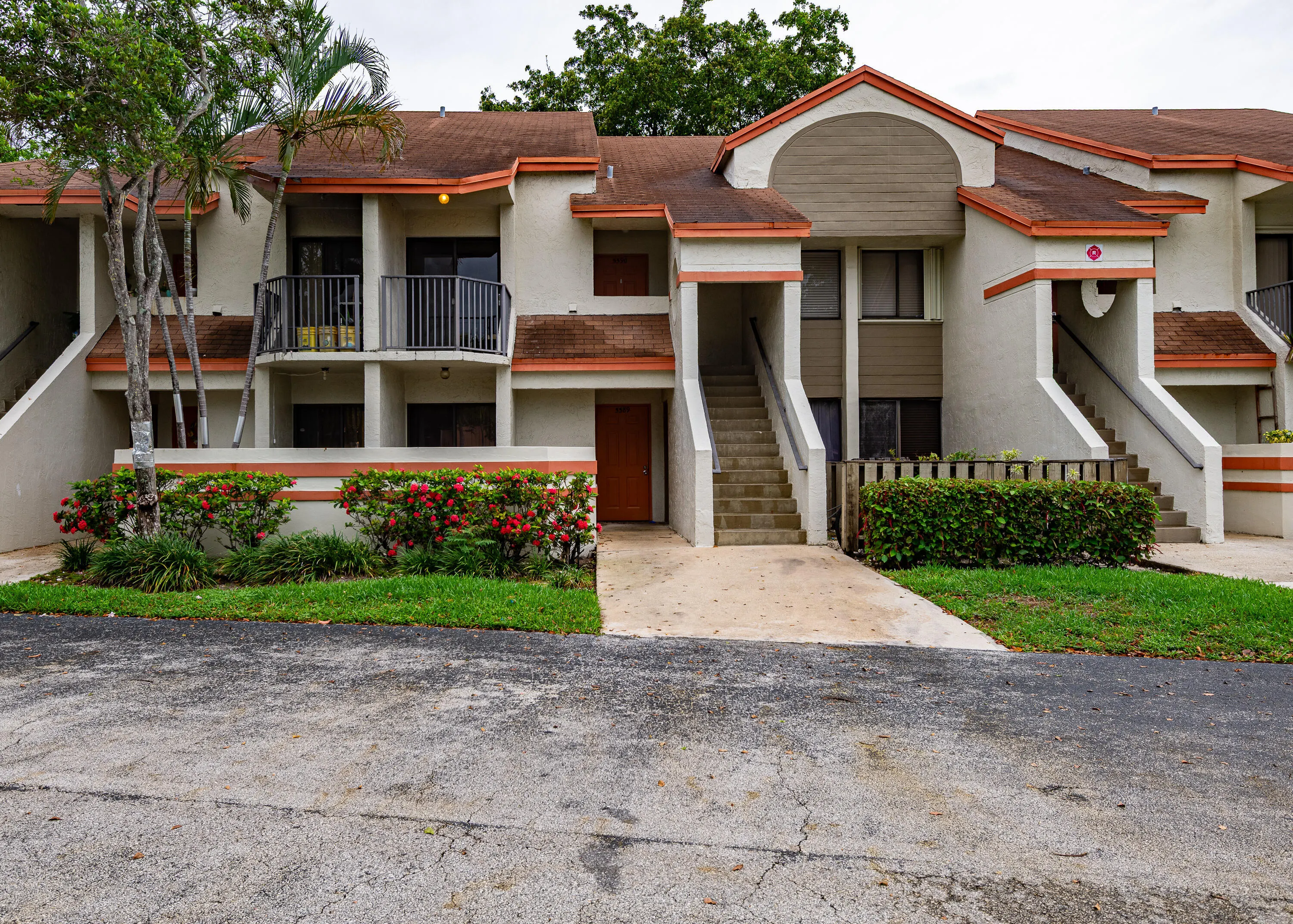 5590 COURTYARD Drive