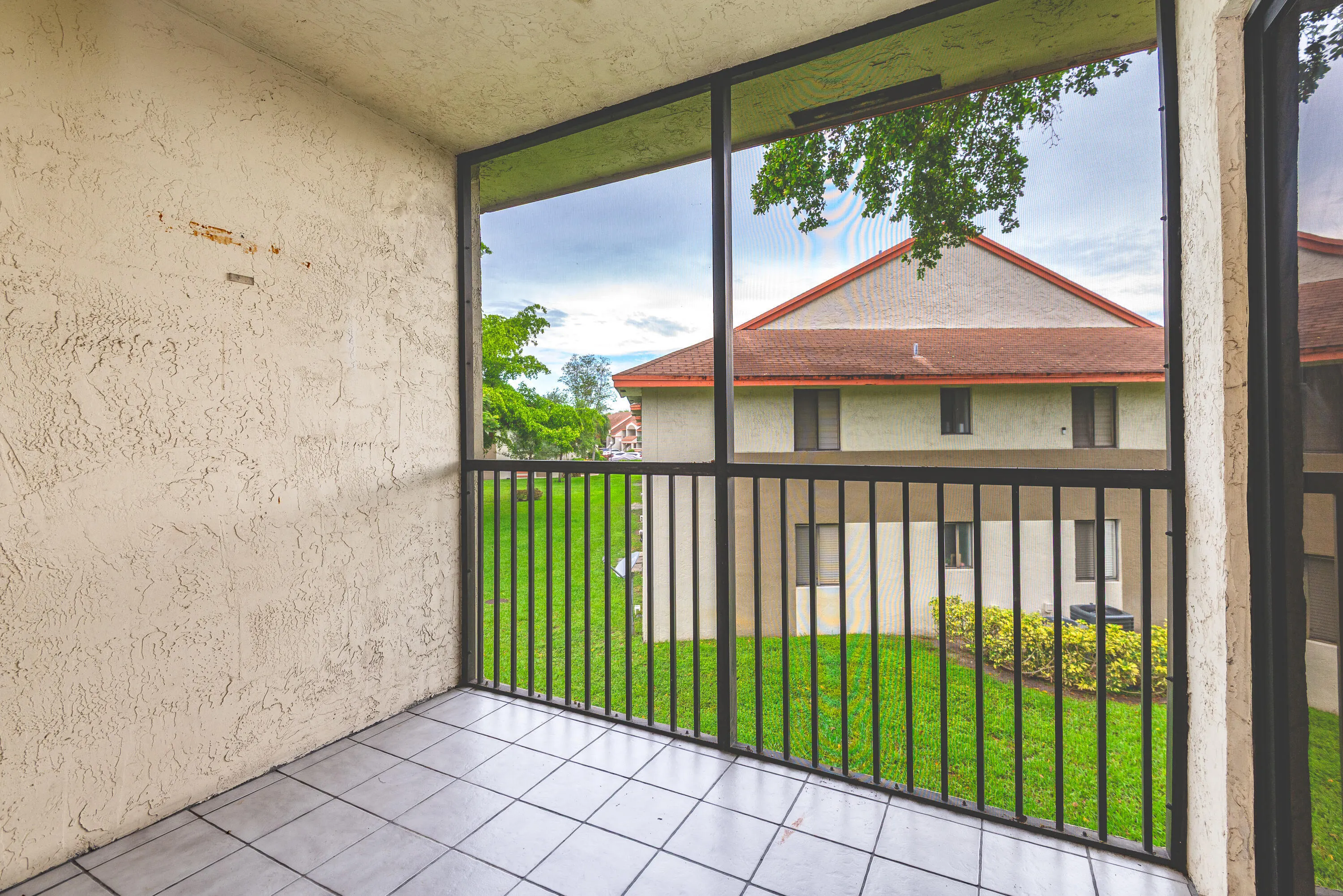 5590 COURTYARD Drive