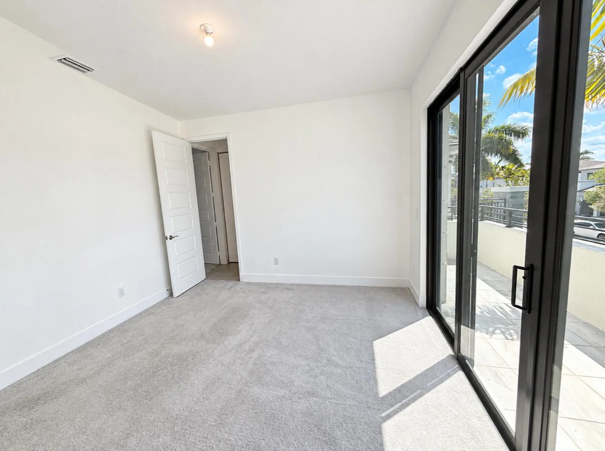 10805 PACIFICA Way