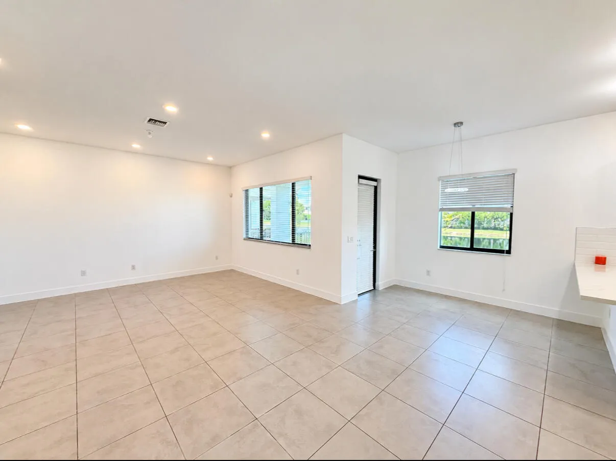 10805 PACIFICA Way