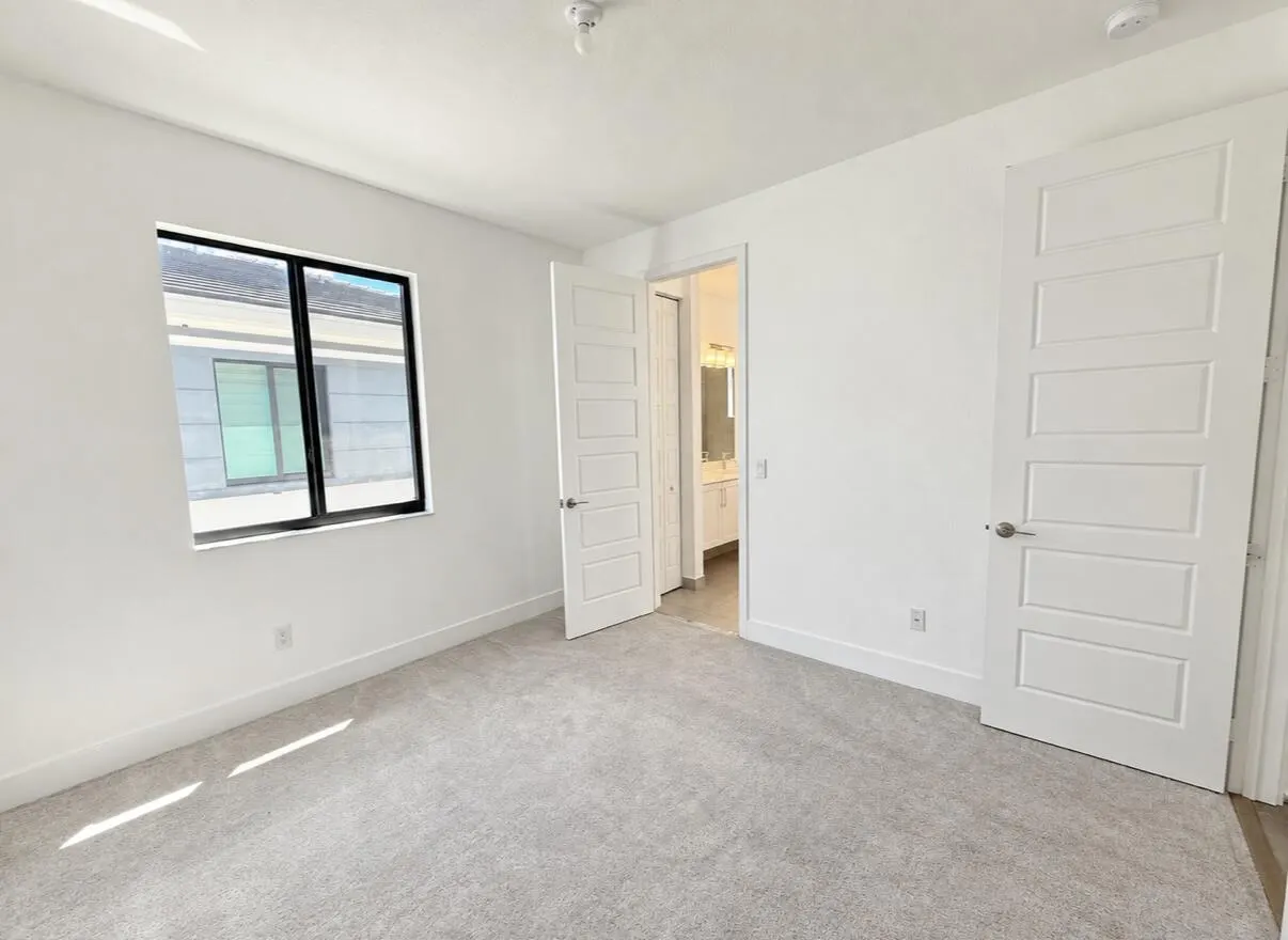10805 PACIFICA Way