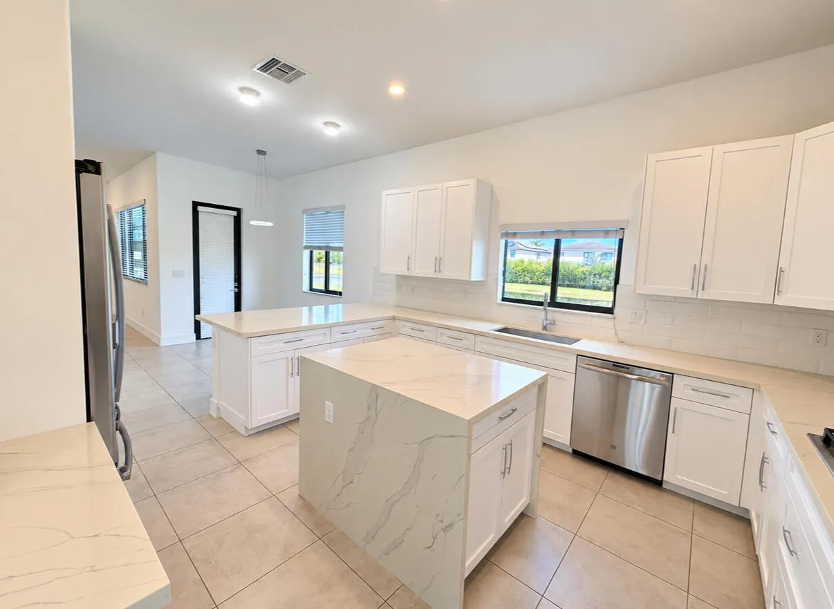 10805 PACIFICA Way