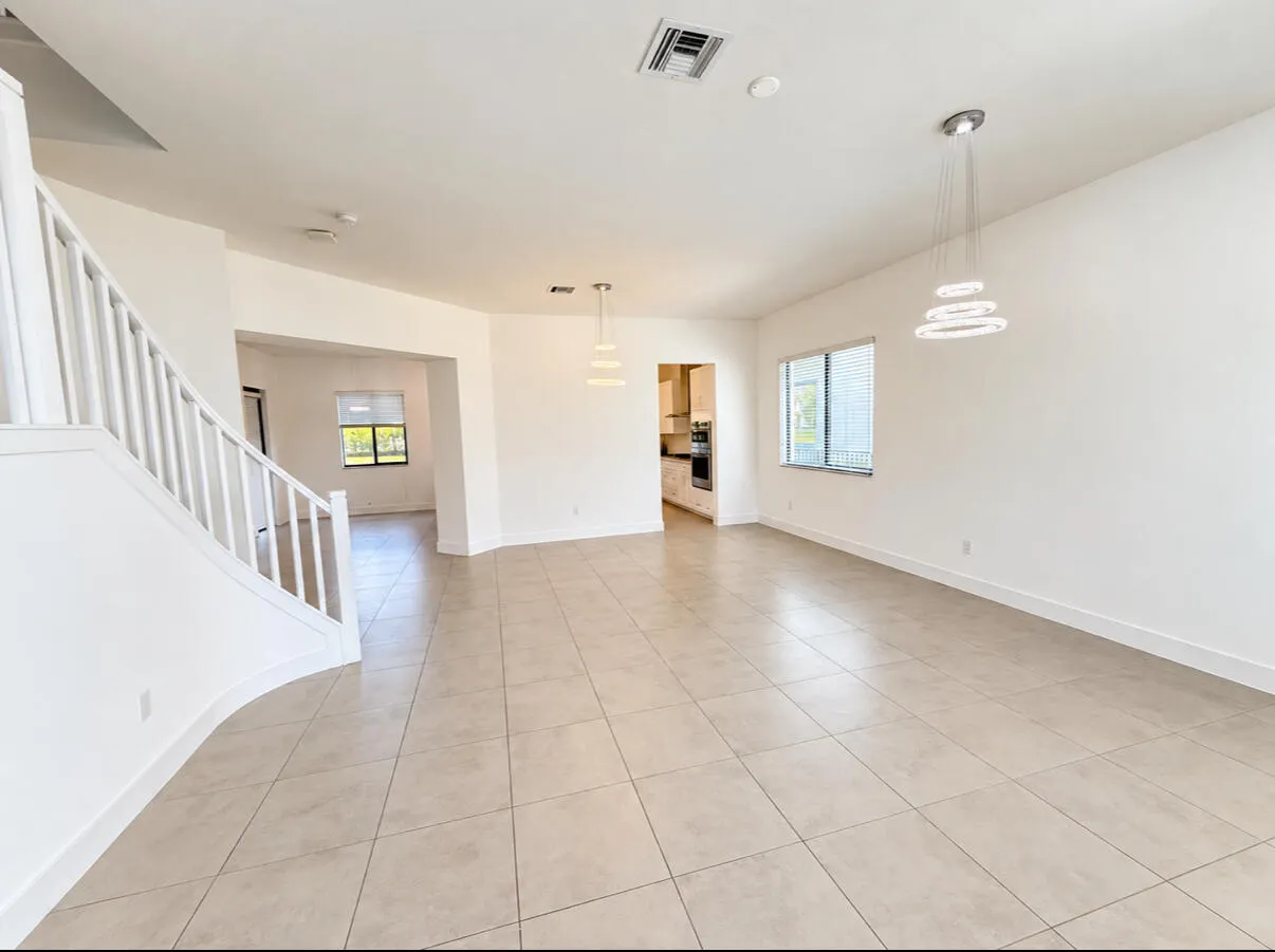 10805 PACIFICA Way