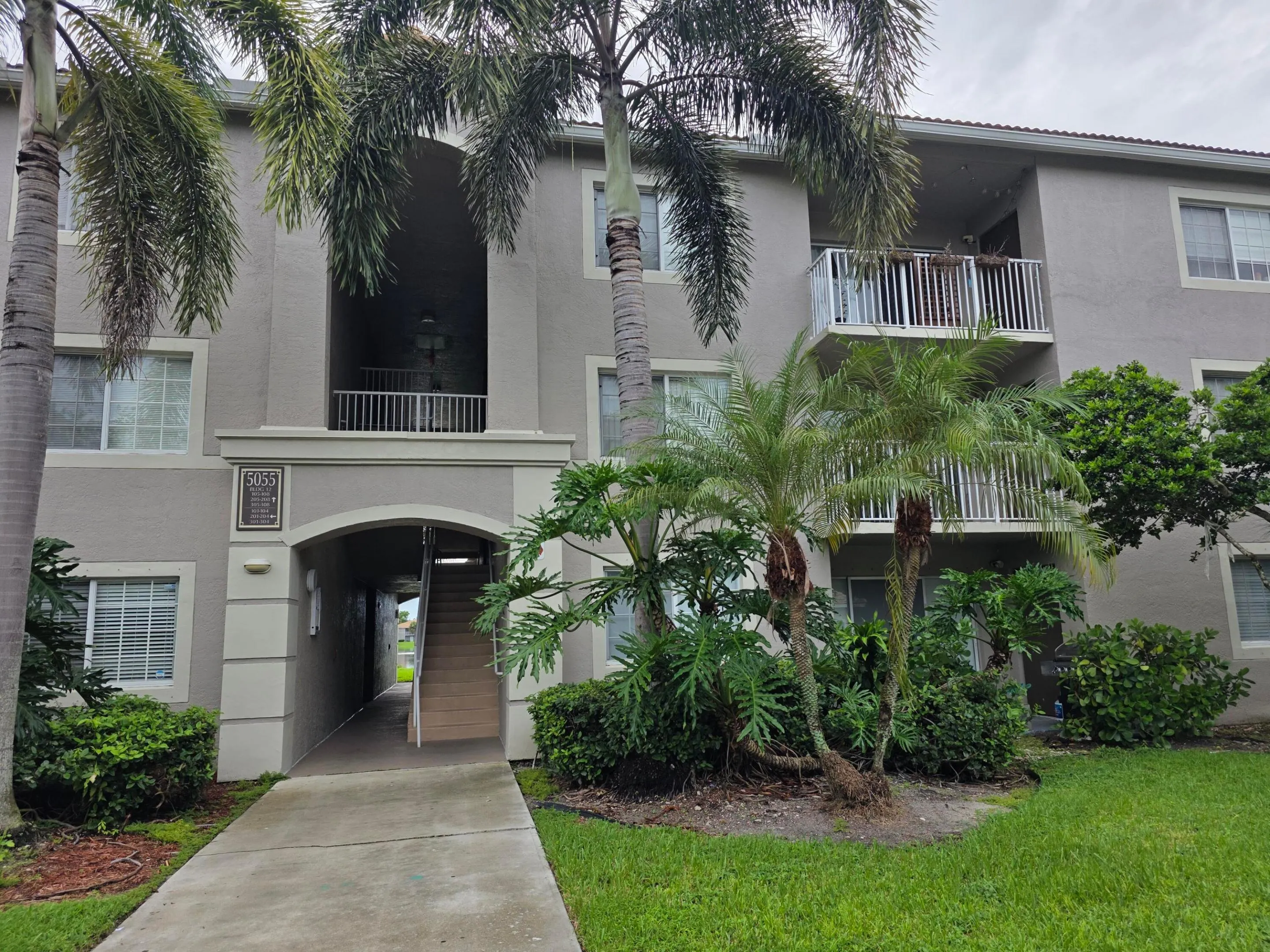 5055 WILES Road #207