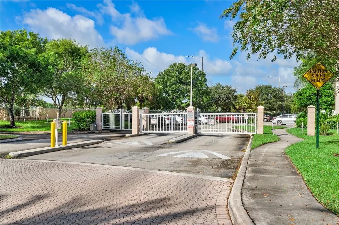 5055 WILES Road #207