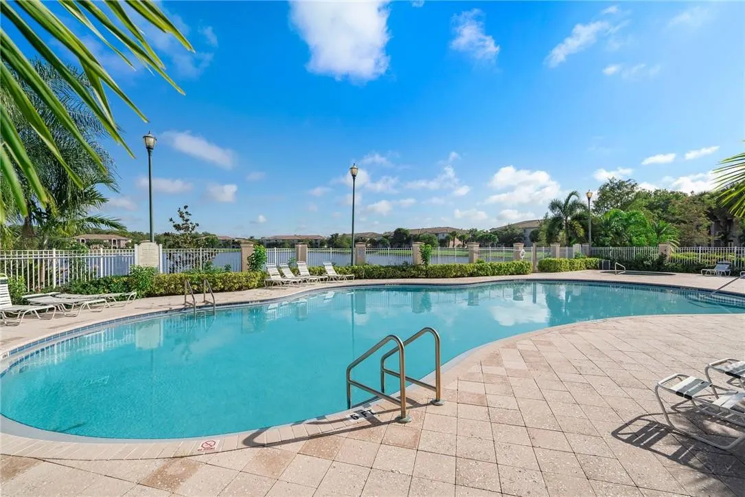 5055 WILES Road #207