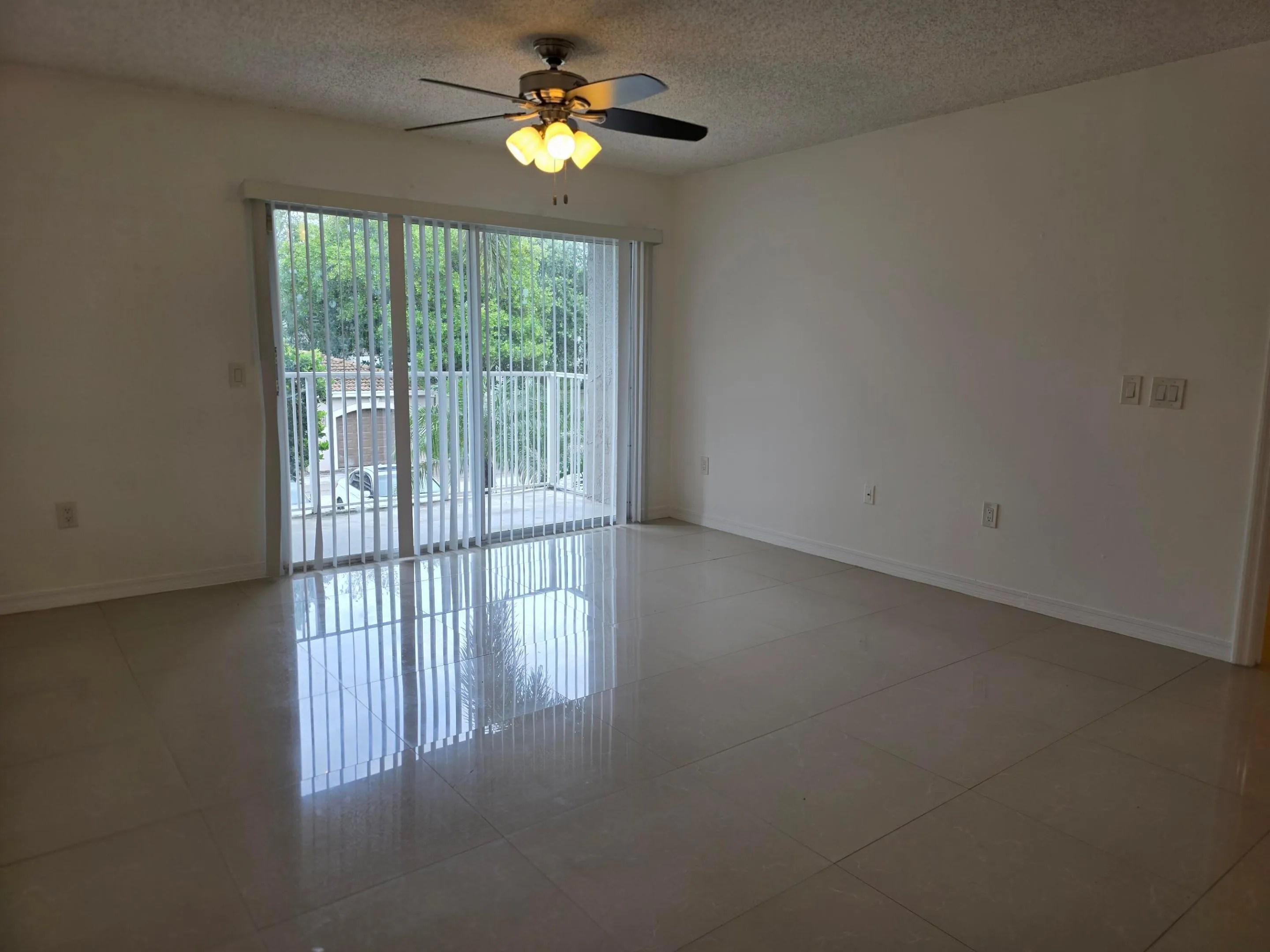 5055 WILES Road #207