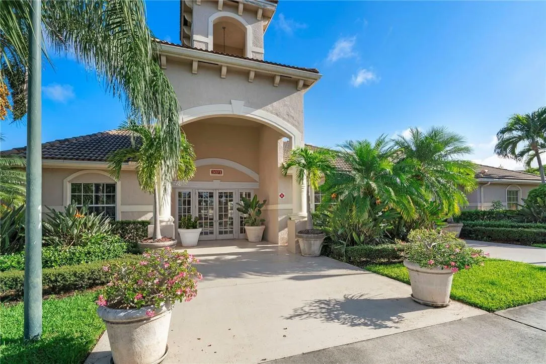 5055 WILES Road #207
