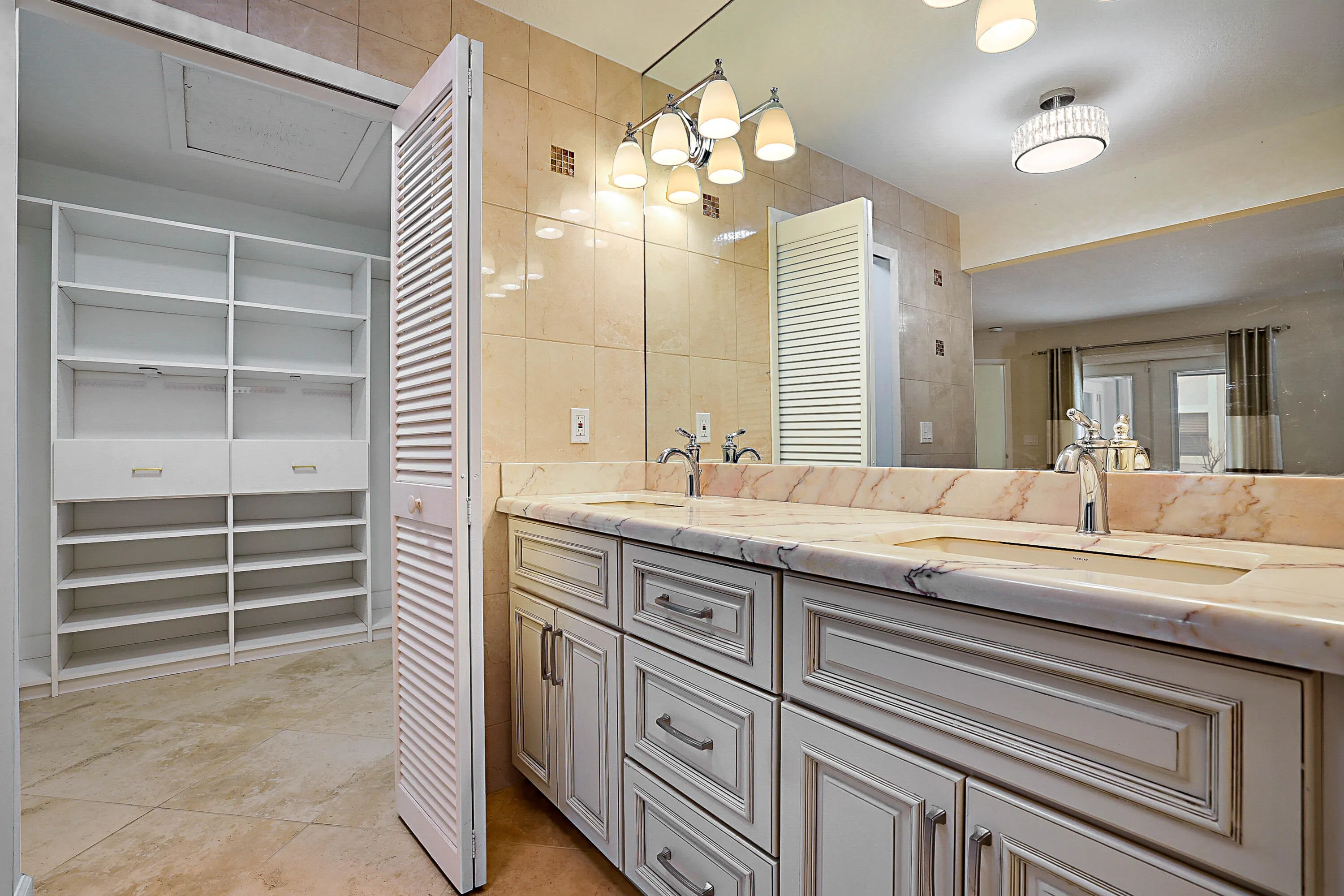 702 DEER CREEK NORTH SHORE Drive