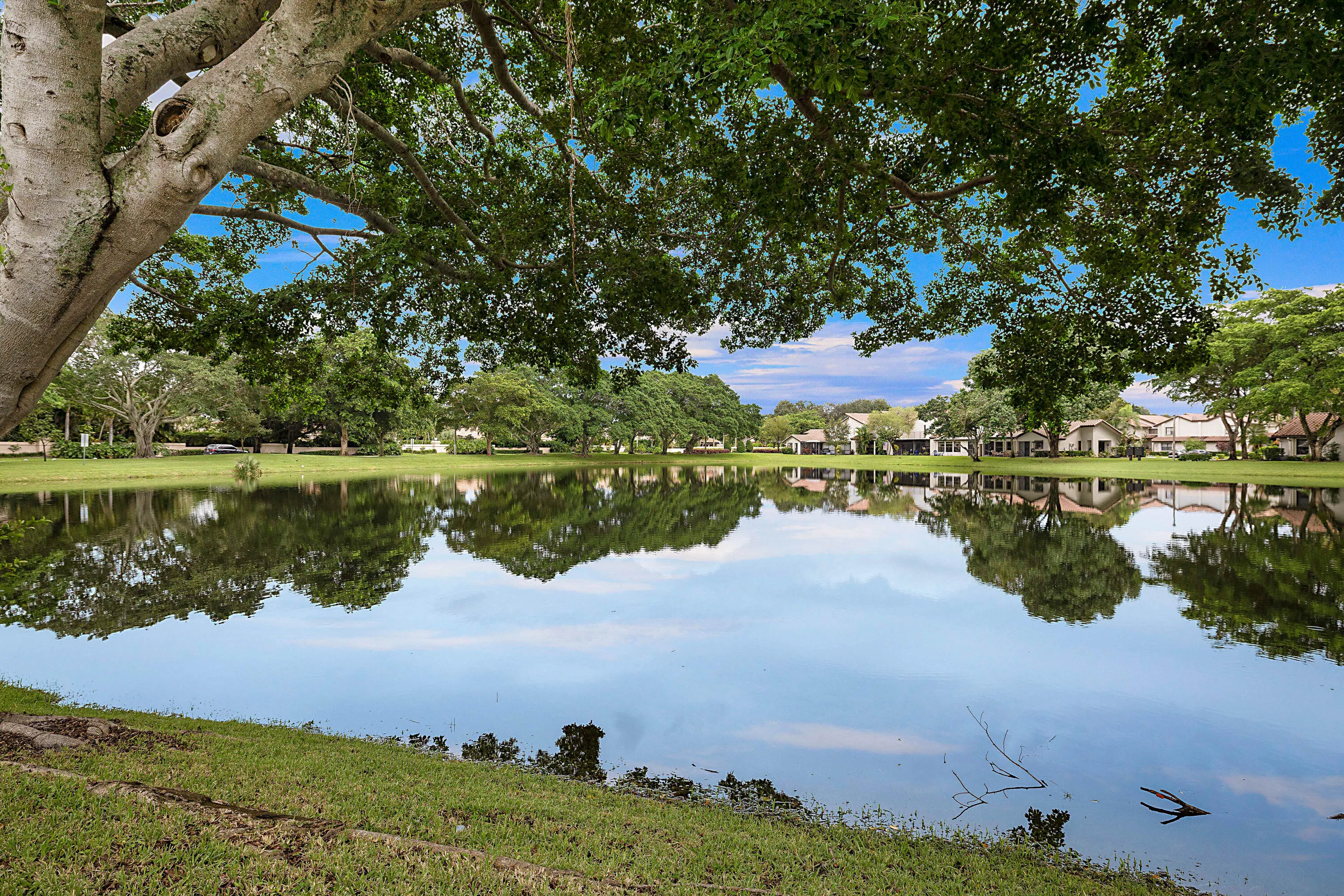 702 DEER CREEK NORTH SHORE Drive