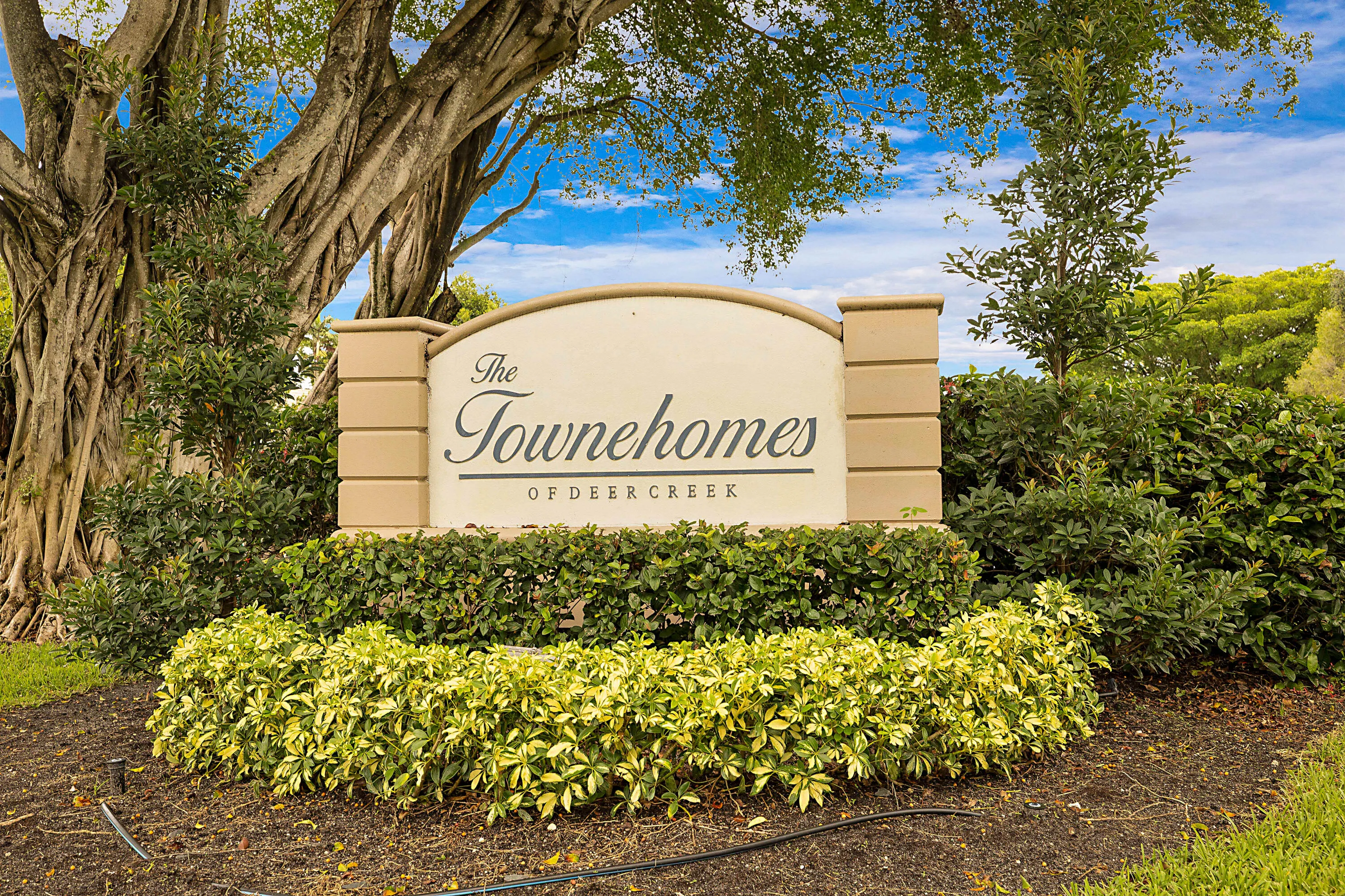 702 DEER CREEK NORTH SHORE Drive