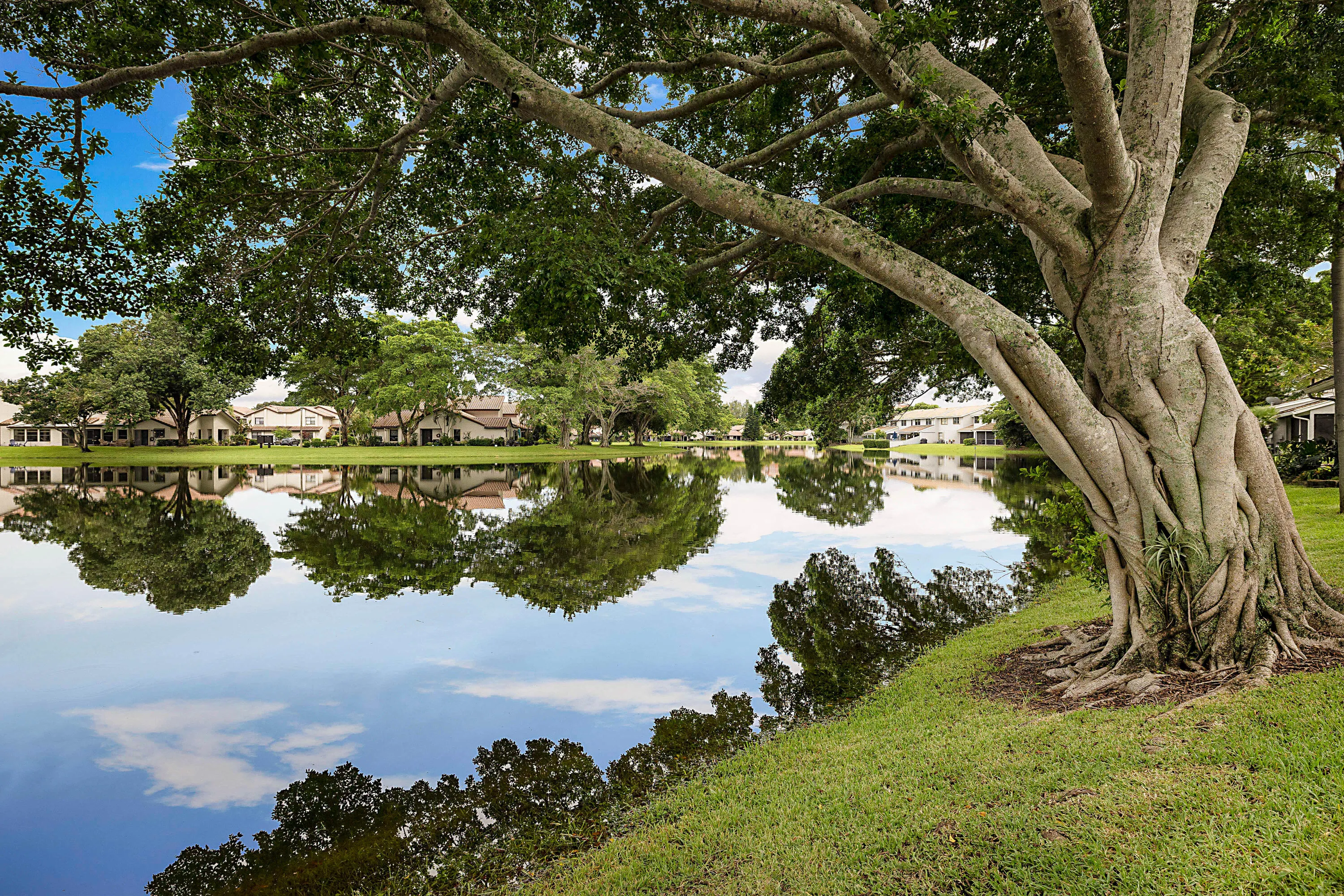 702 DEER CREEK NORTH SHORE Drive