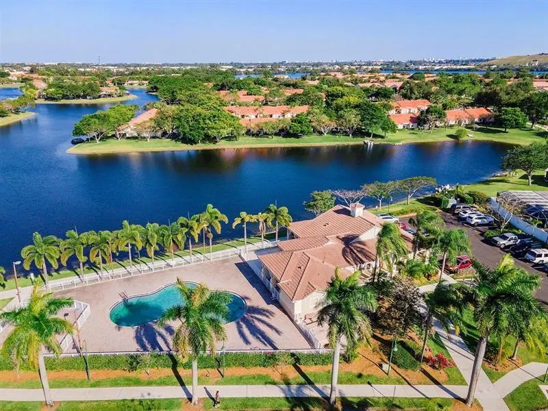 4734 SW 13TH Place